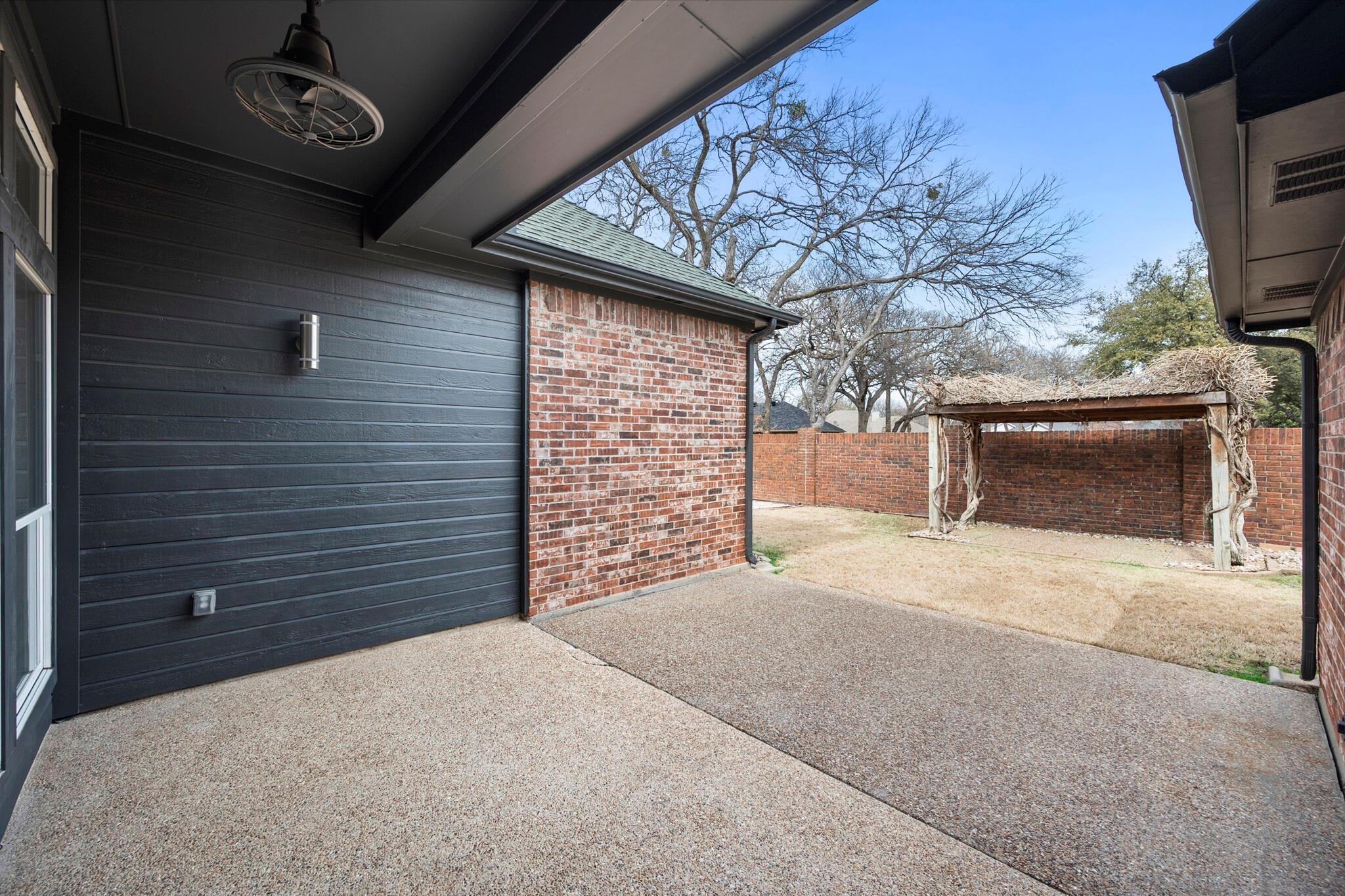 main property photo 31