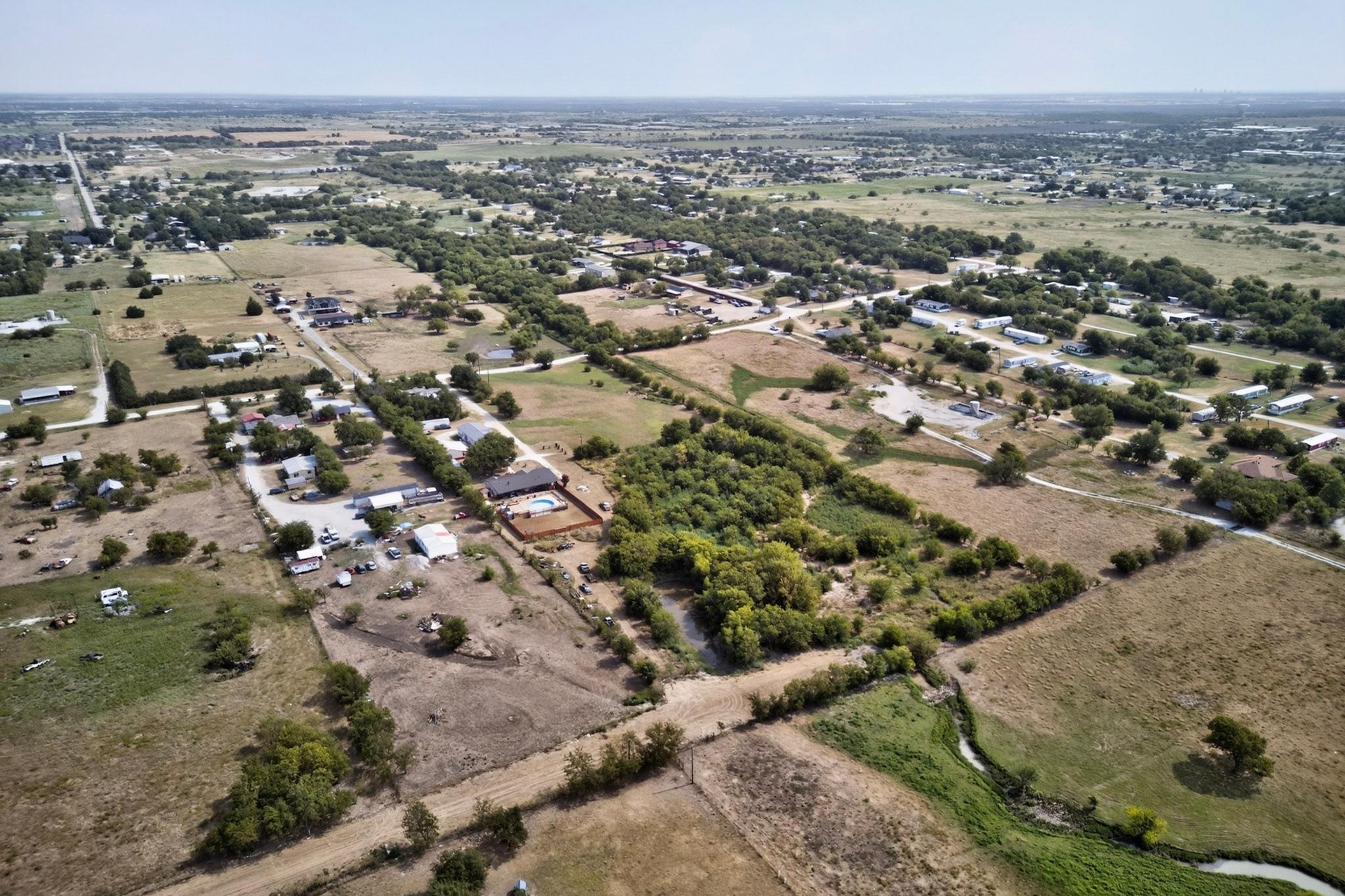 main property photo 13