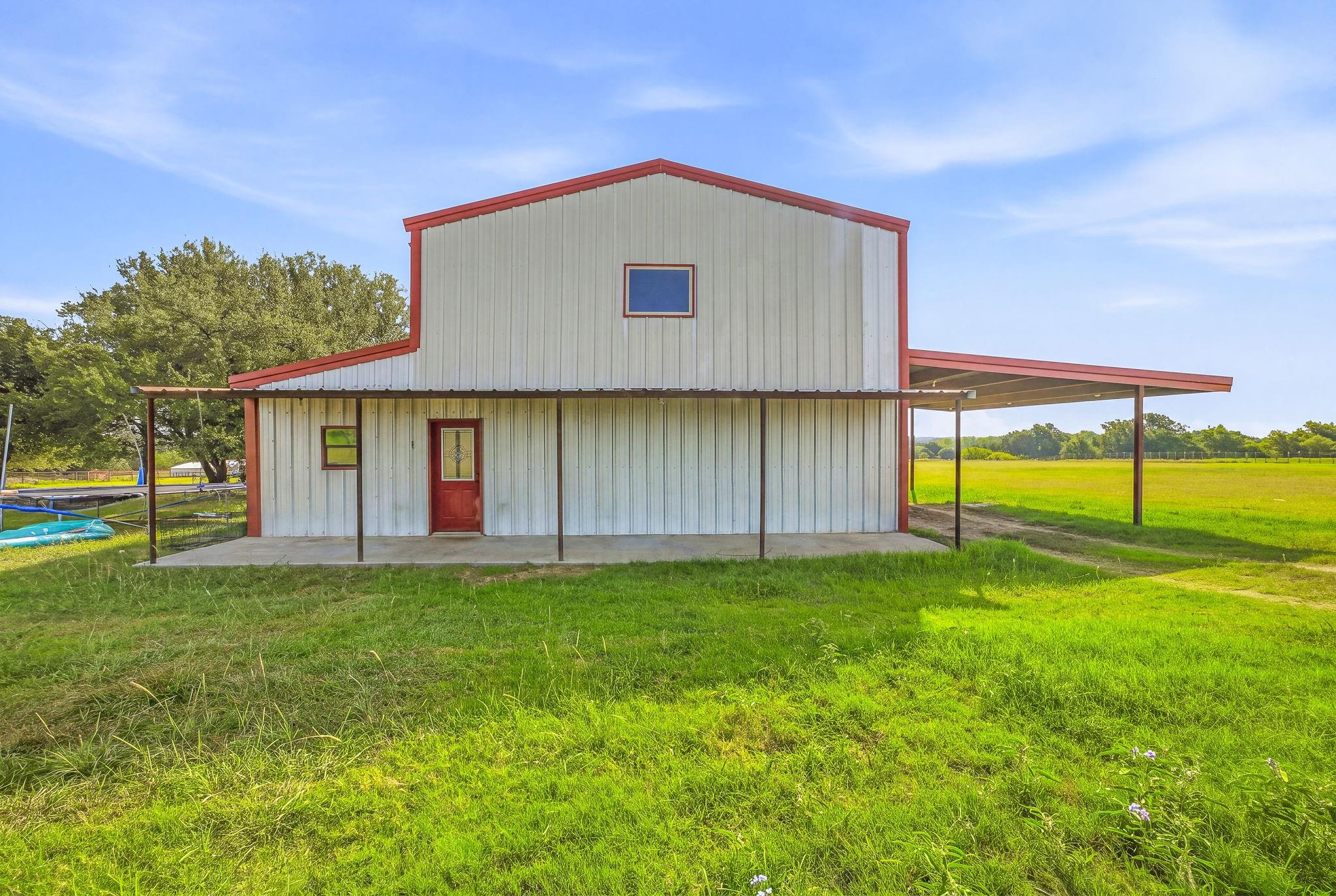 main property photo 31