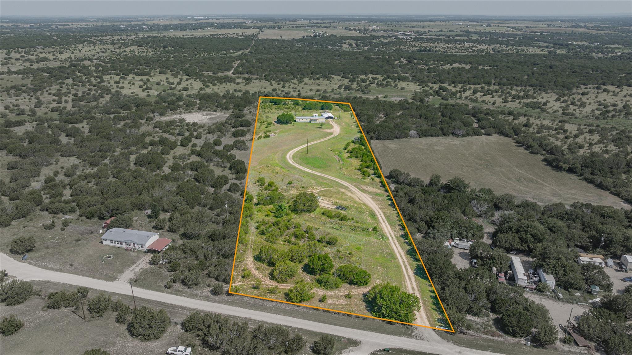 main property photo 28