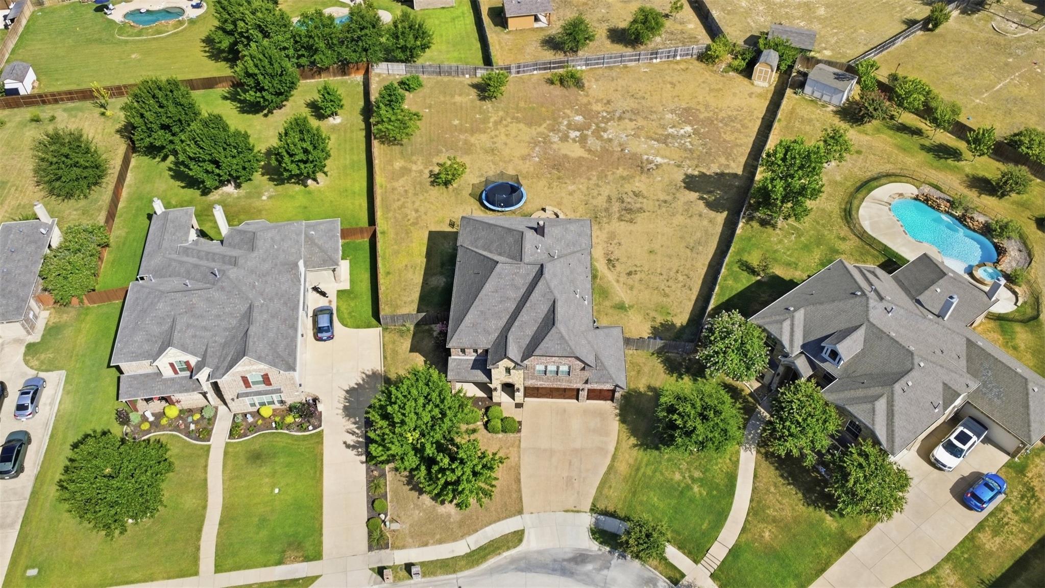 main property photo 30