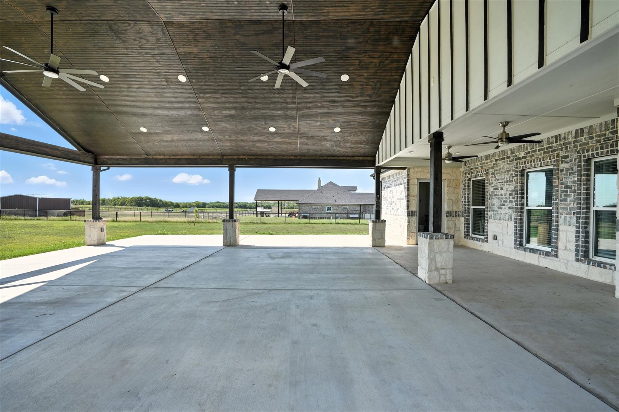 main property photo 38