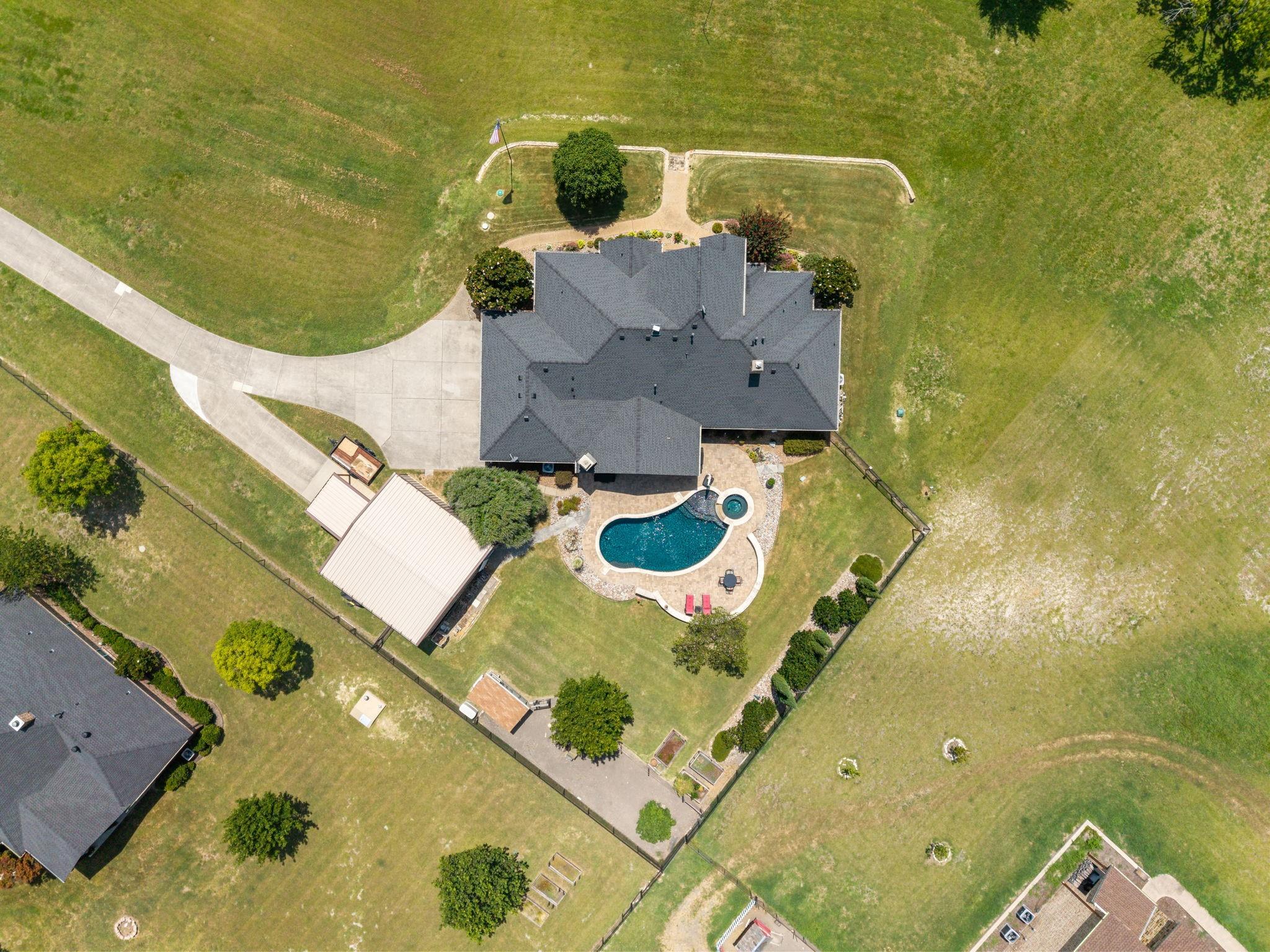main property photo 38