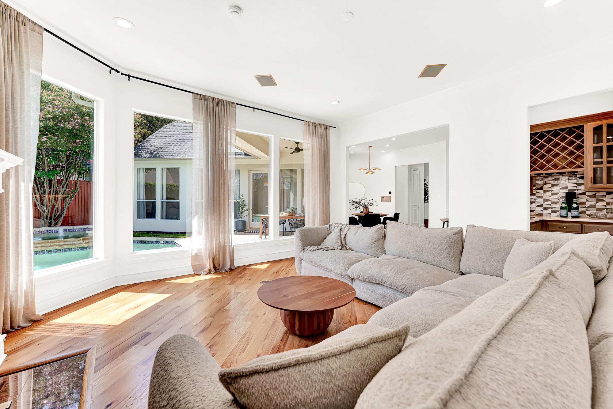 property viewer photo 23