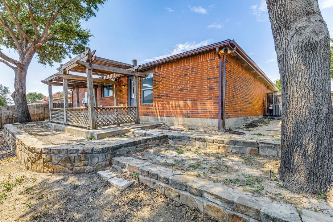 main property photo 11