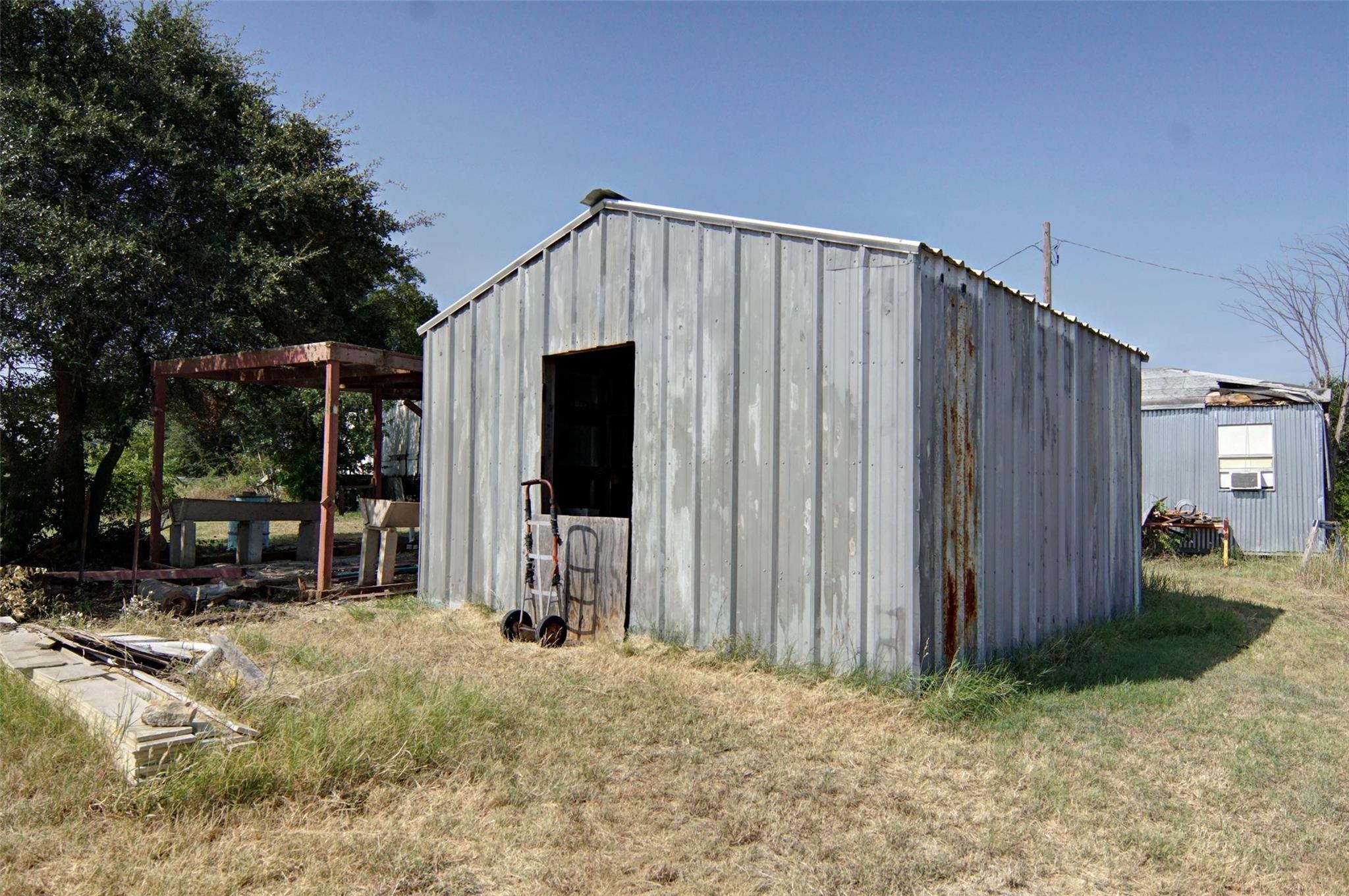 main property photo 26