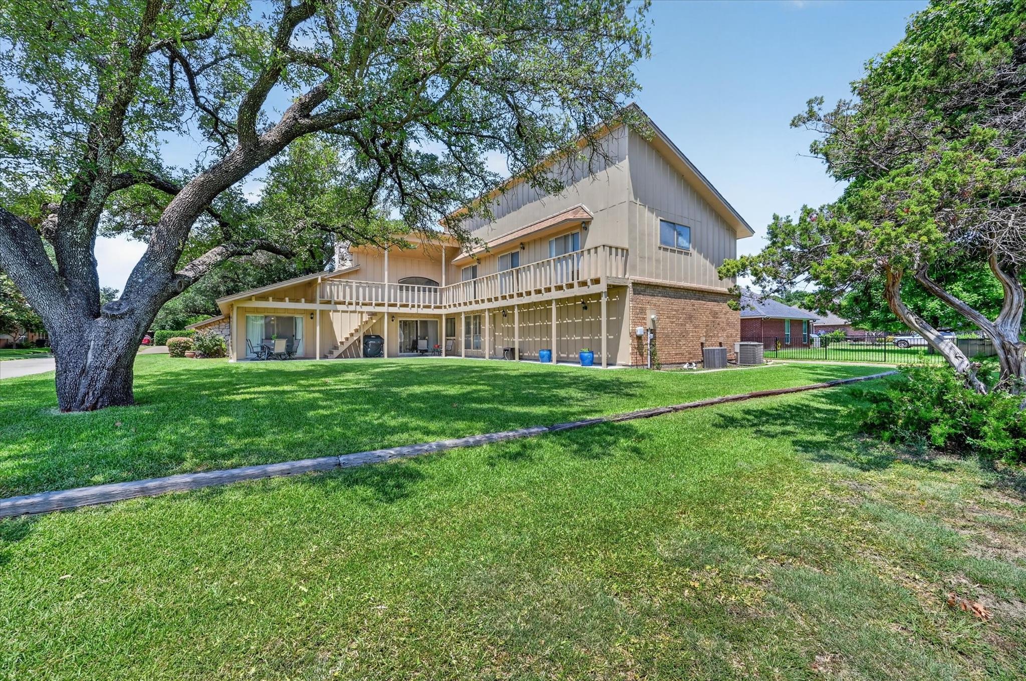 main property photo 30