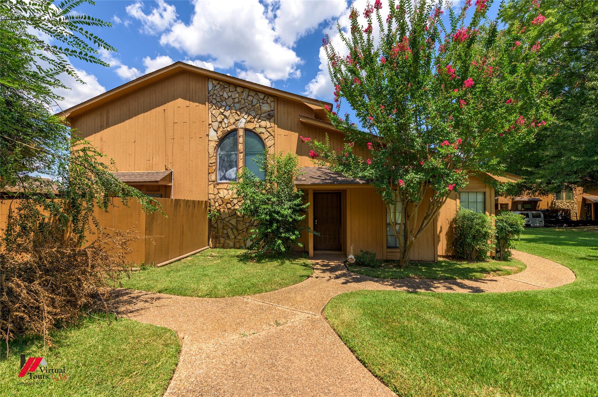 main property photo 0