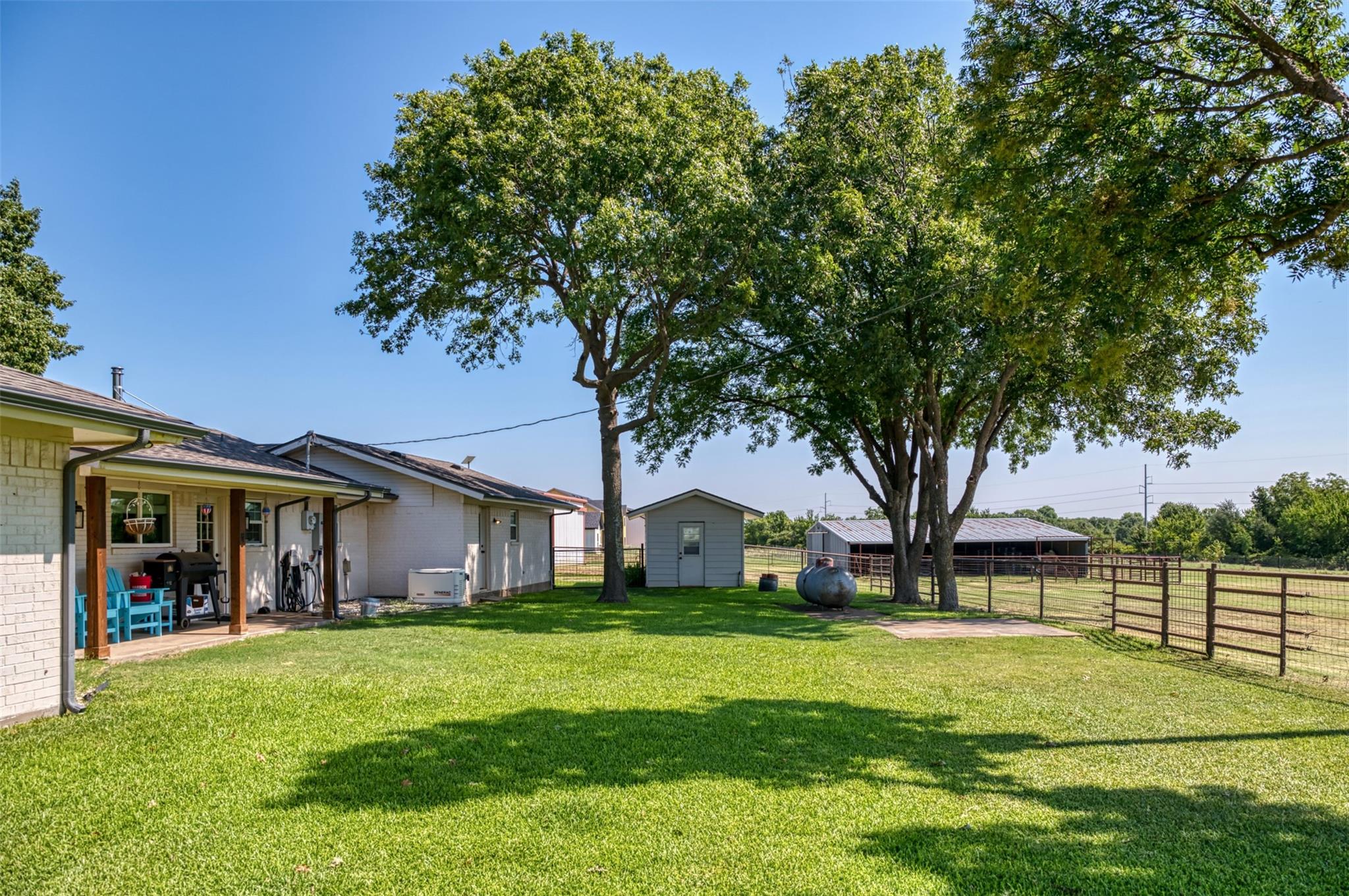main property photo 30
