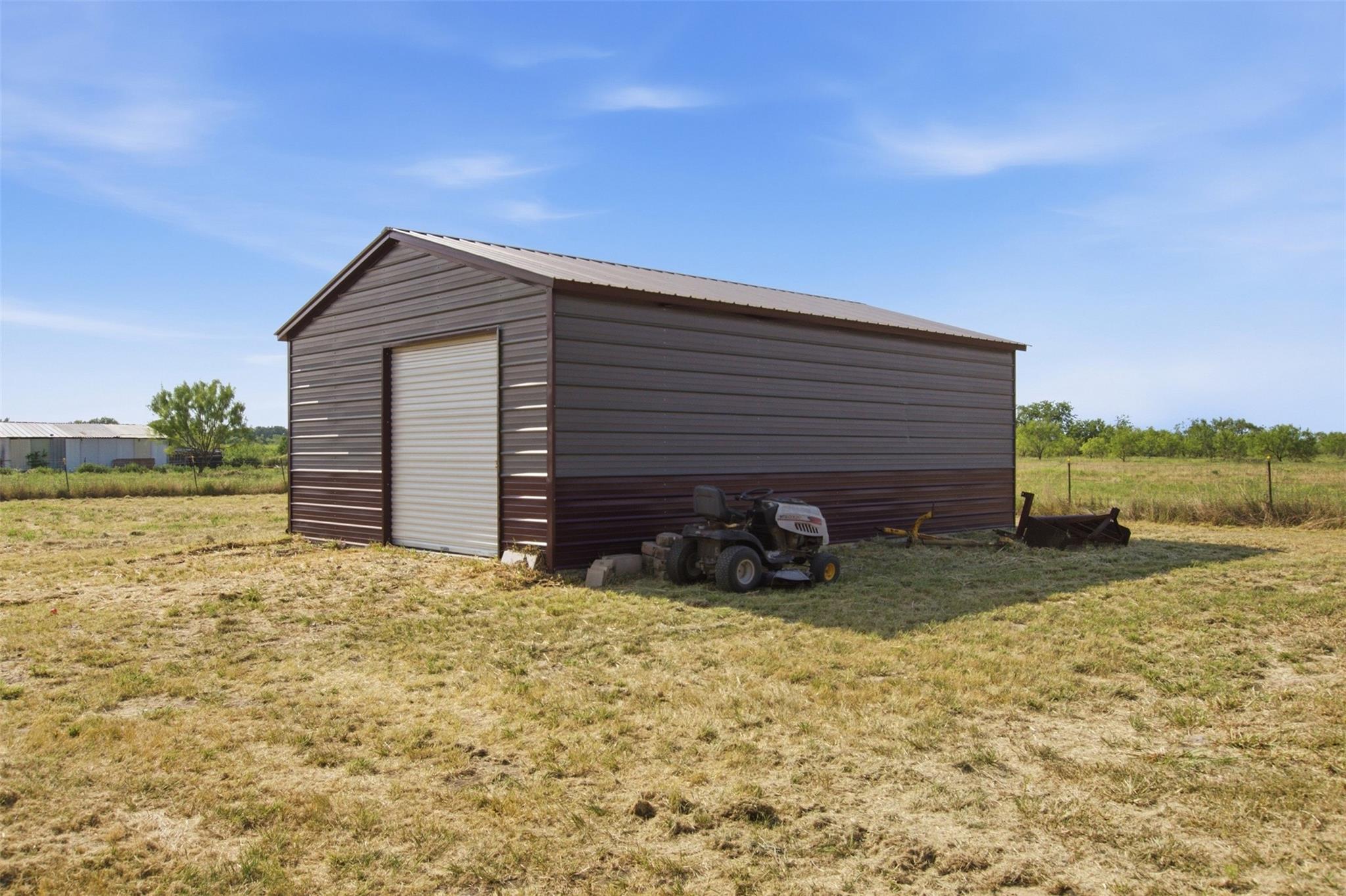 main property photo 34