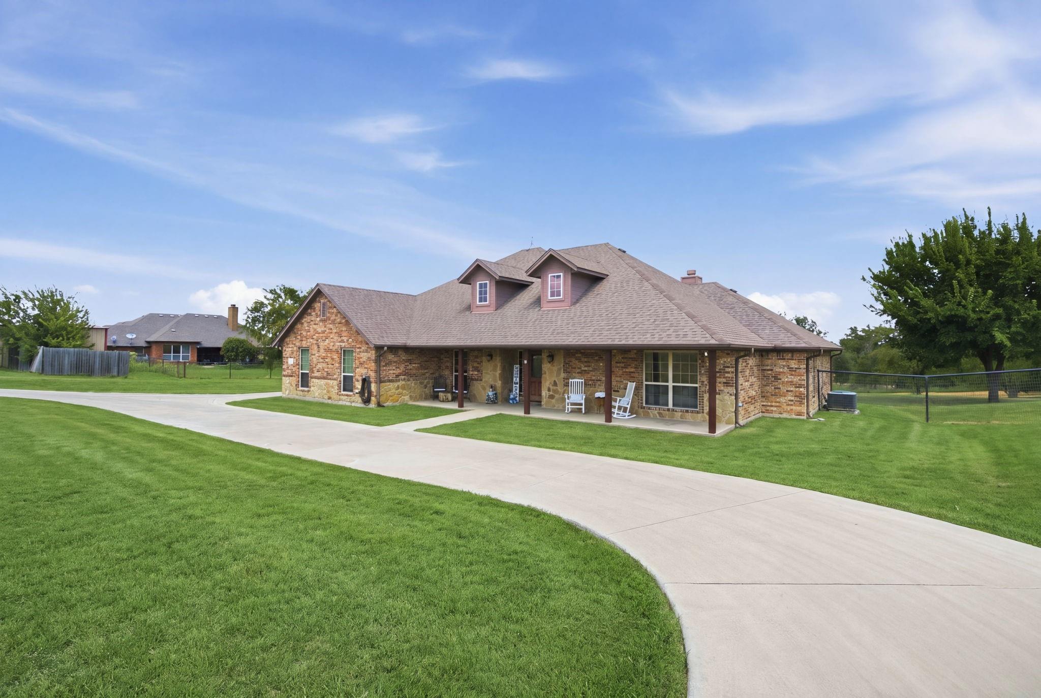 main property photo 2