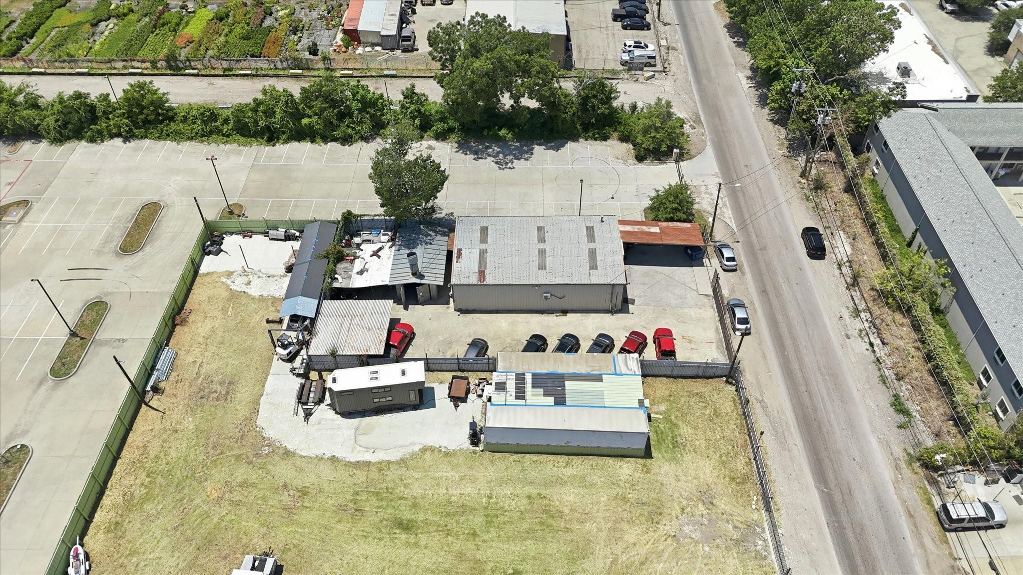 main property photo 18