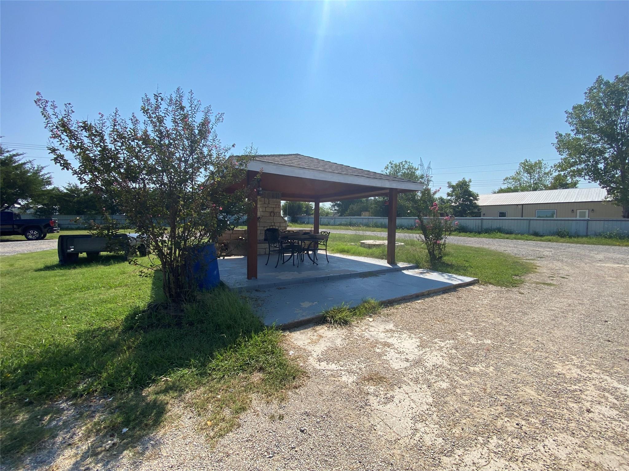 main property photo 23