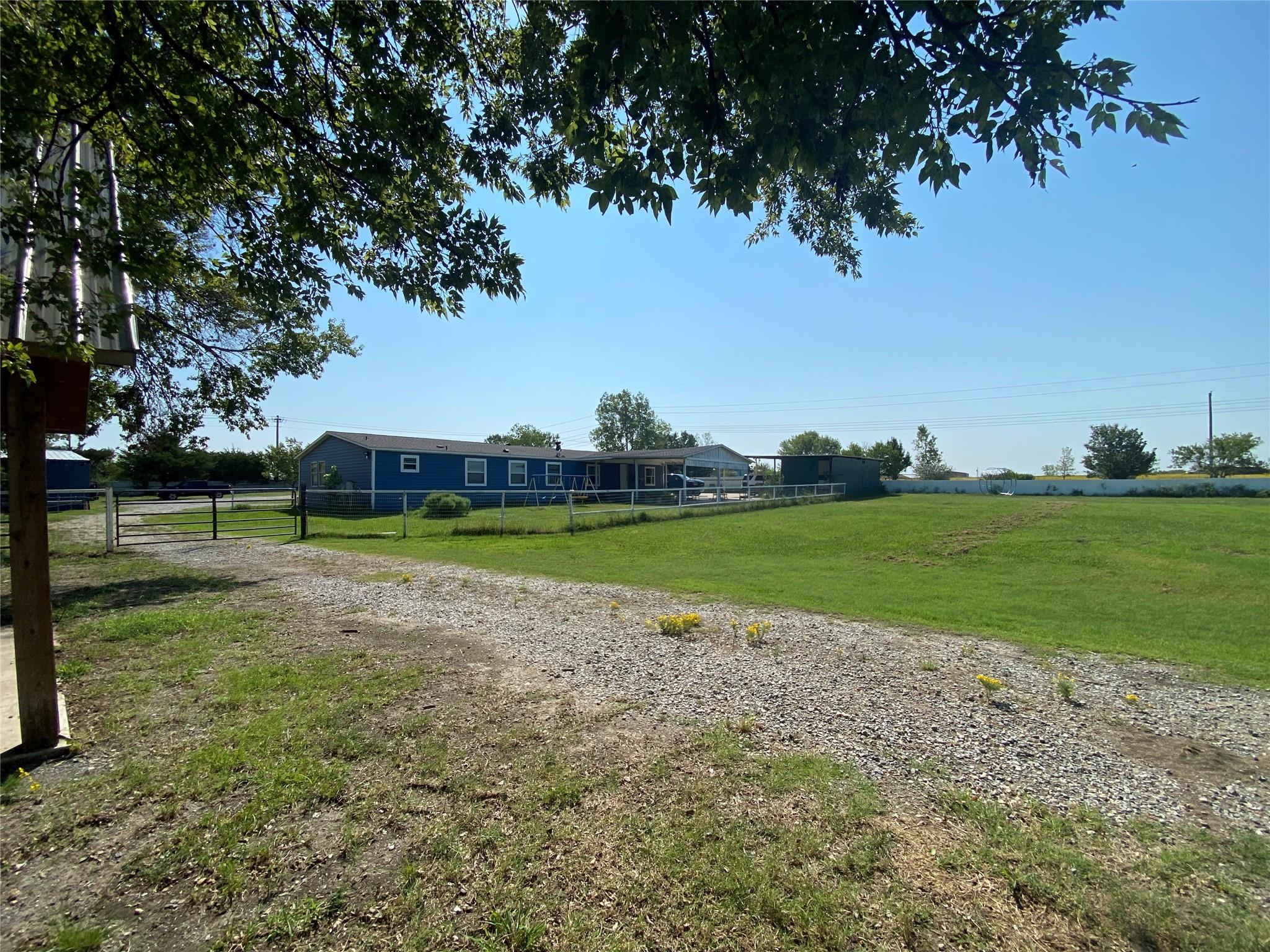 main property photo 28