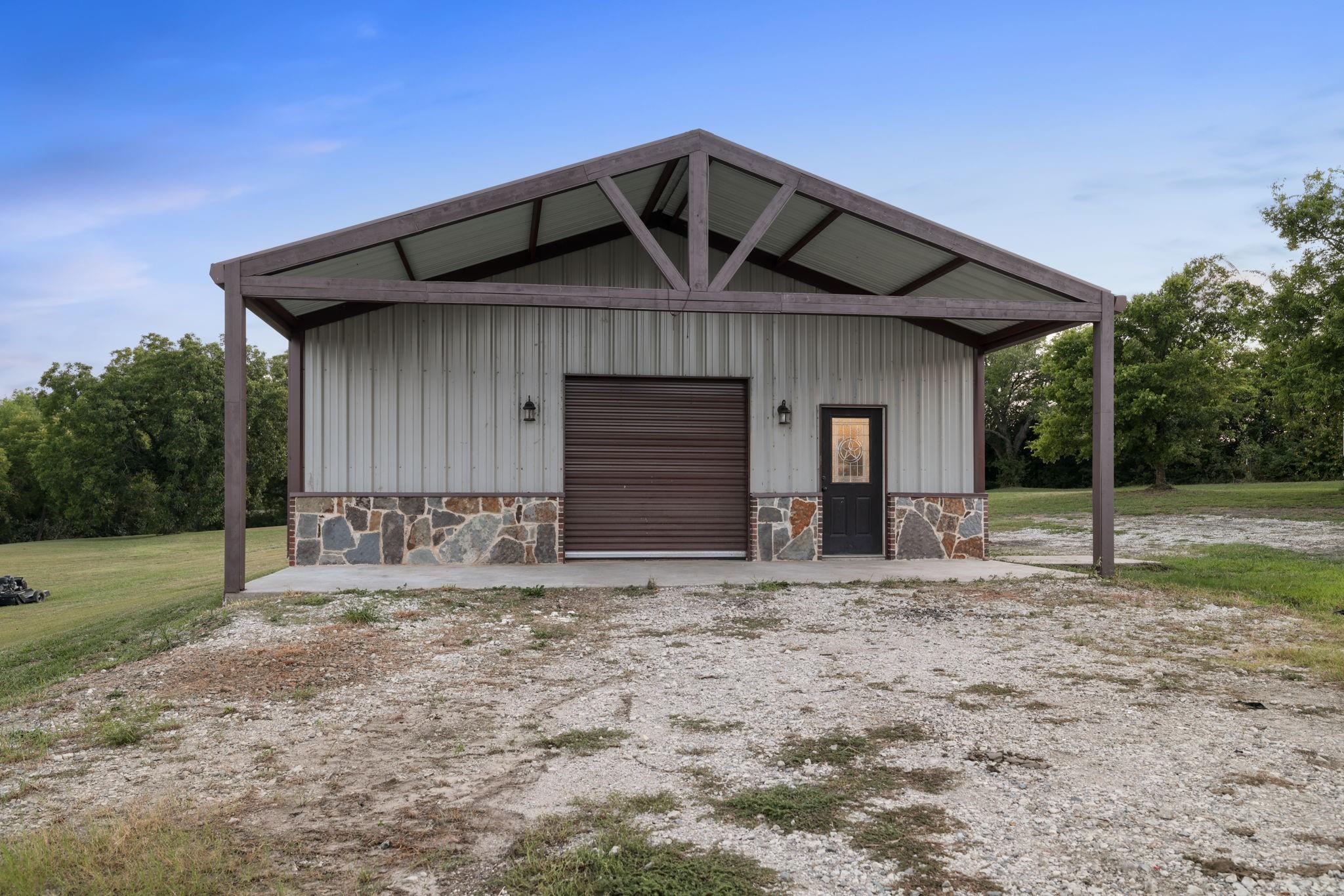 main property photo 32
