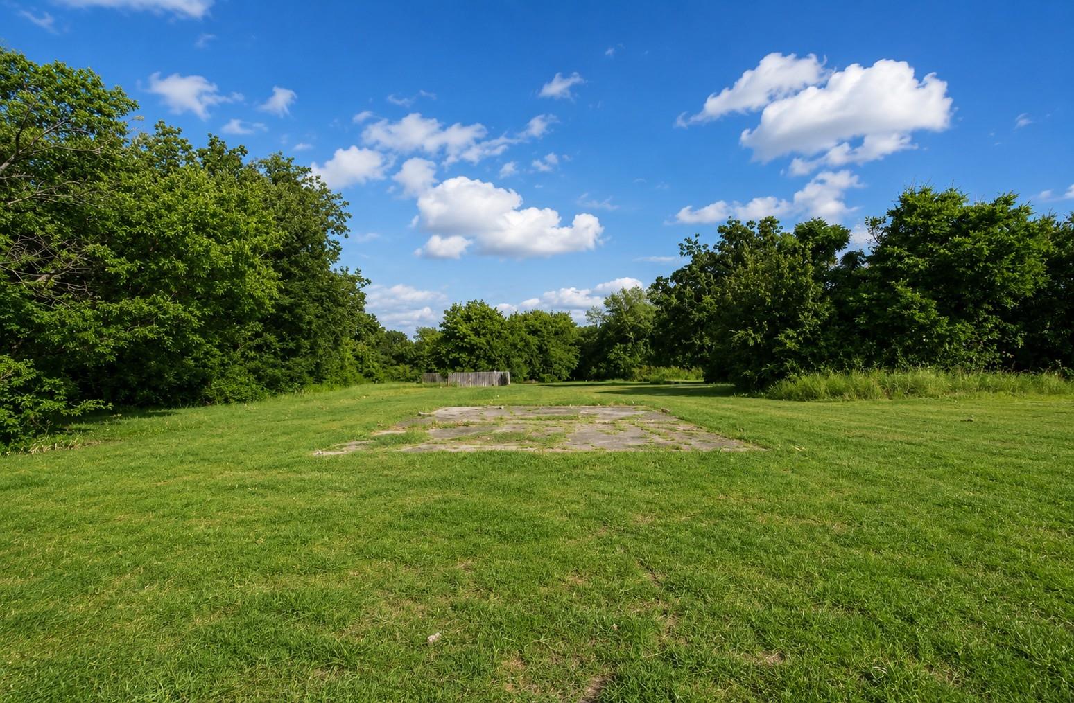 main property photo 9