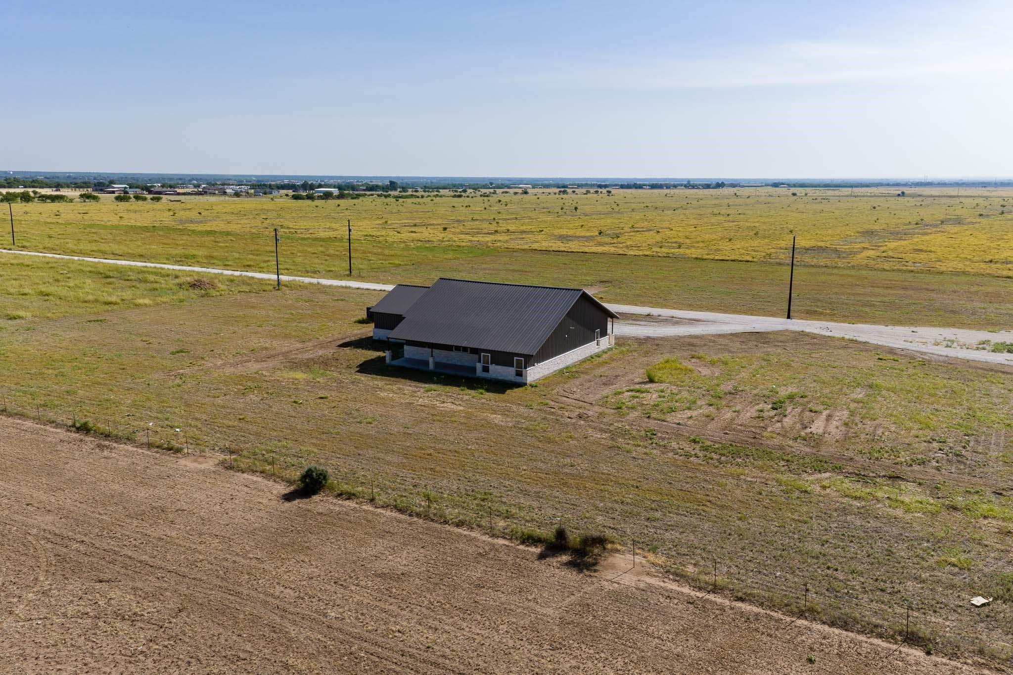 main property photo 30