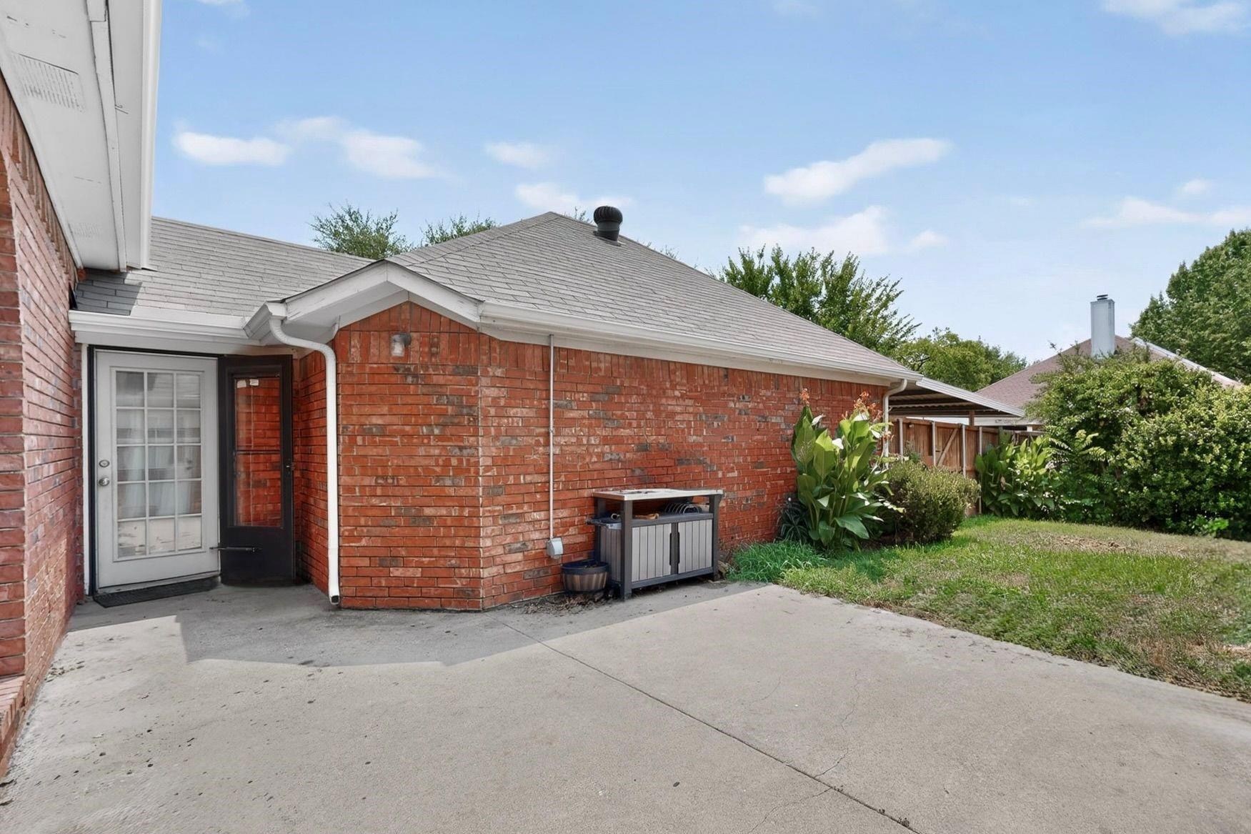 main property photo 32
