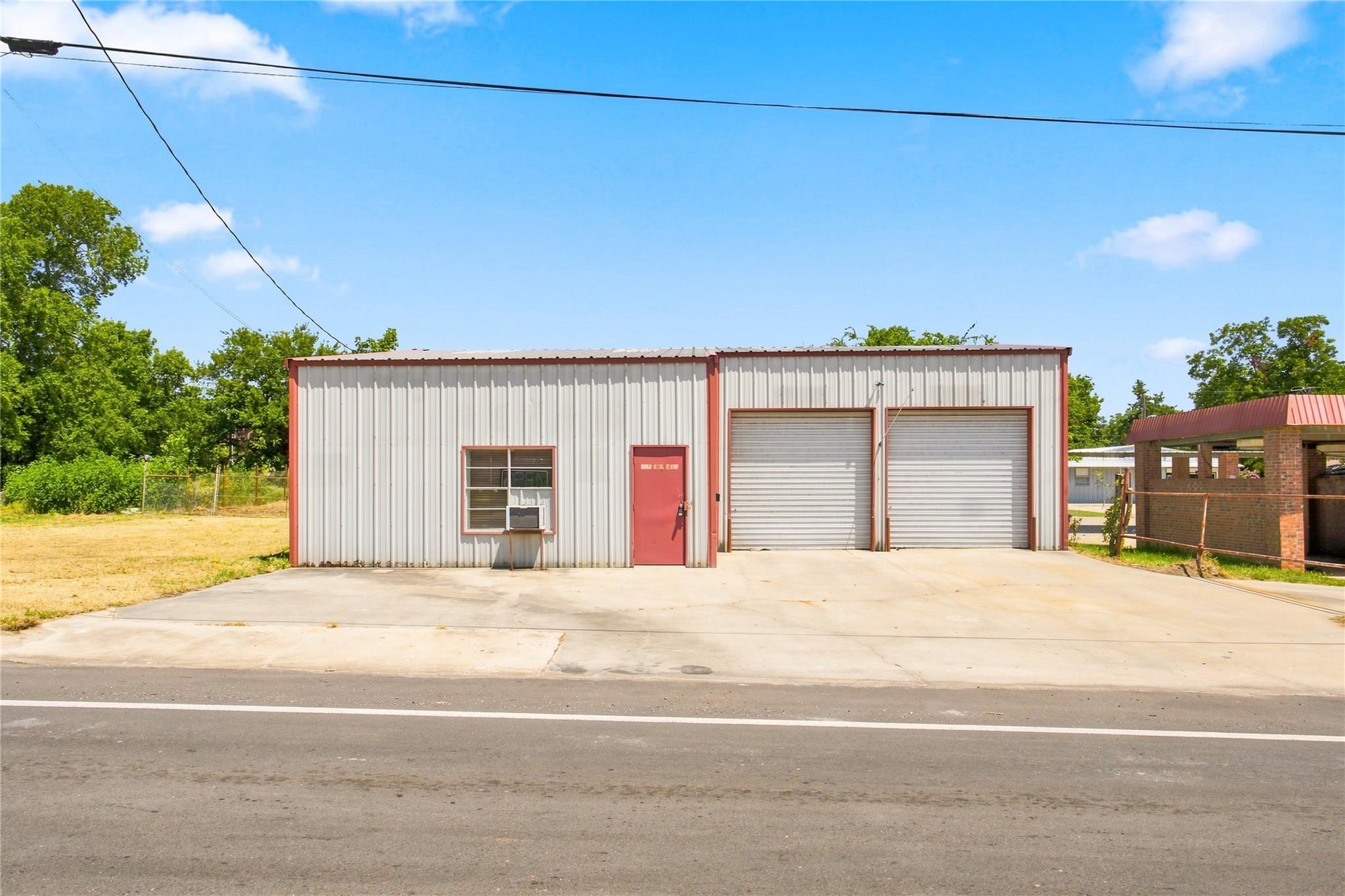main property photo 12