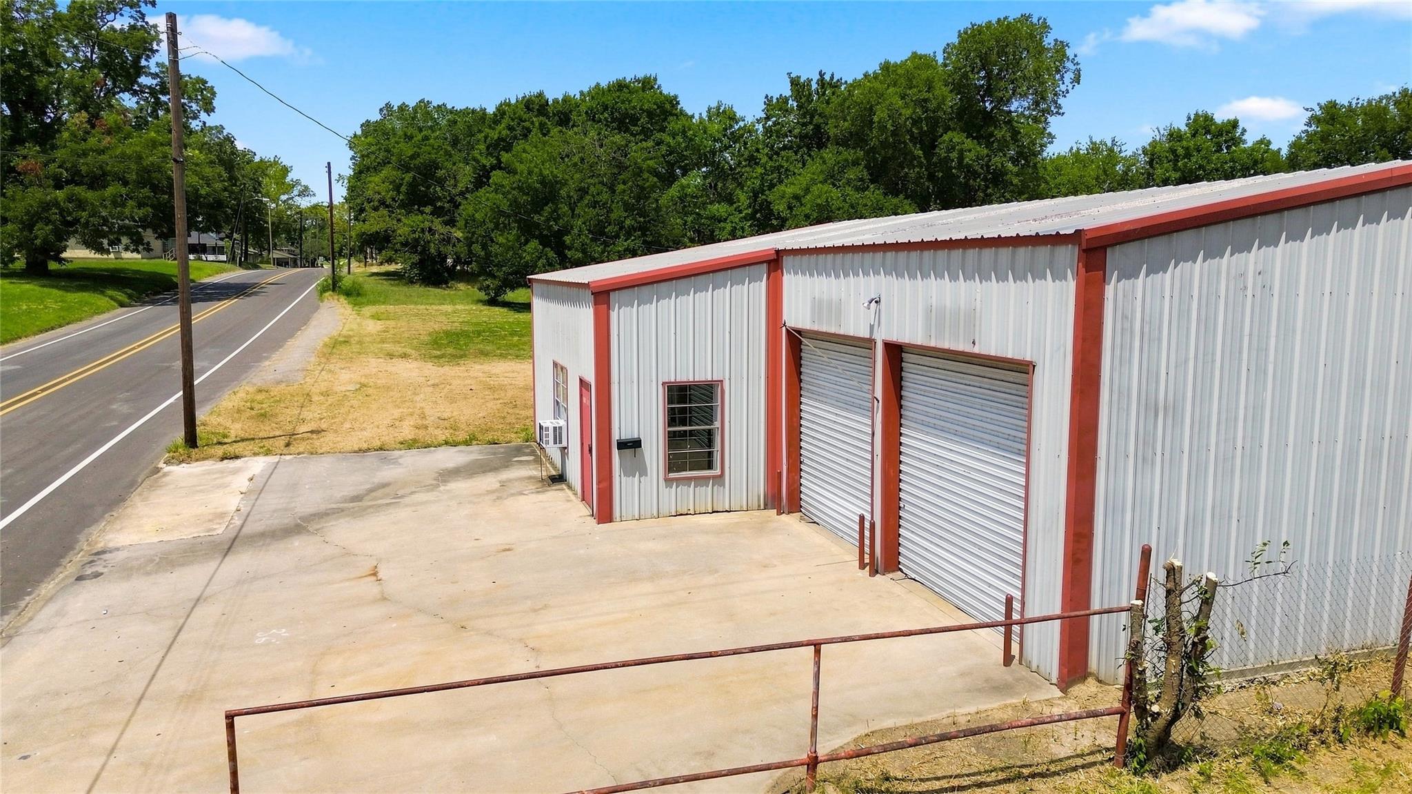 main property photo 3