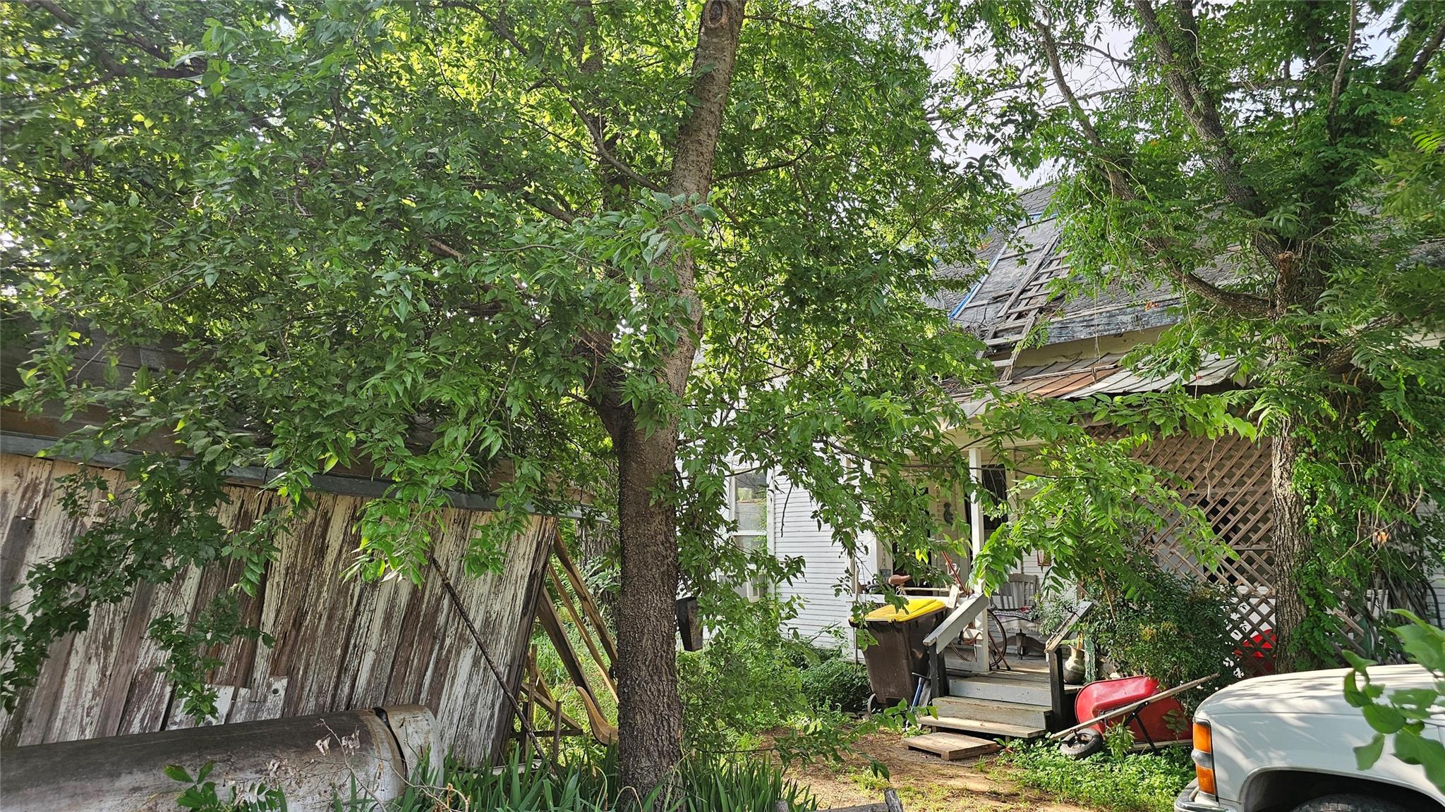 main property photo 11
