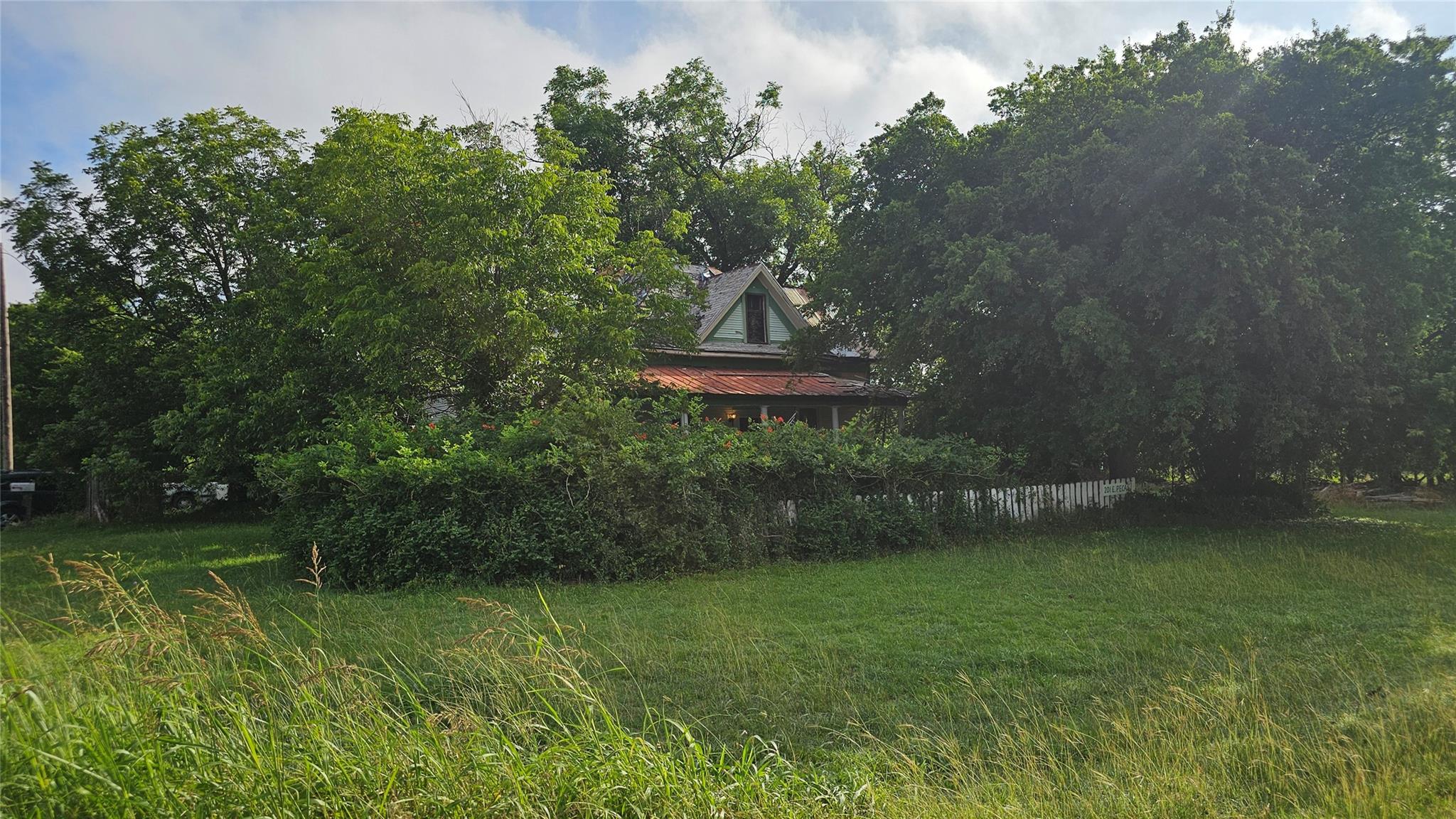 main property photo 14