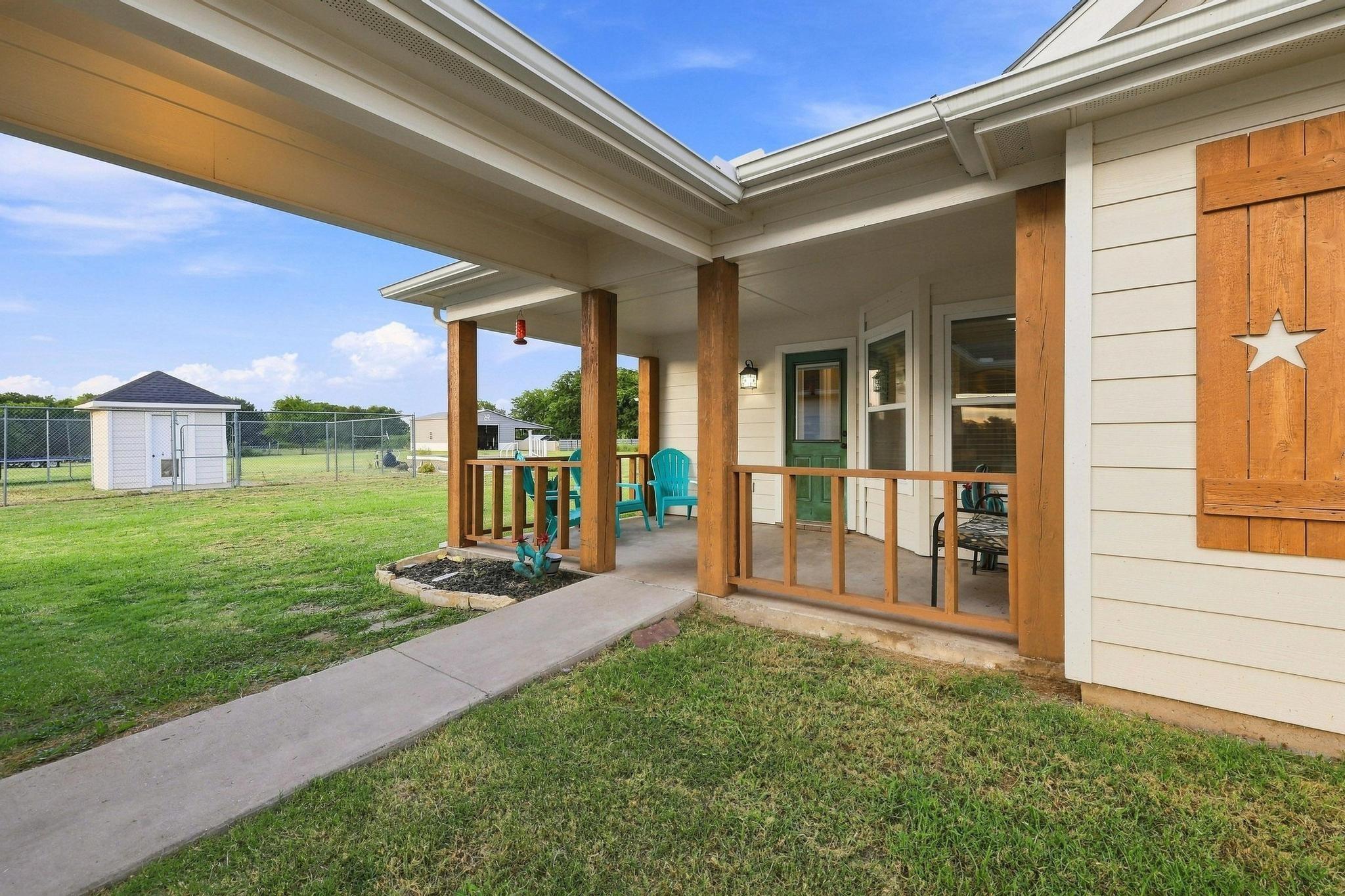 main property photo 28