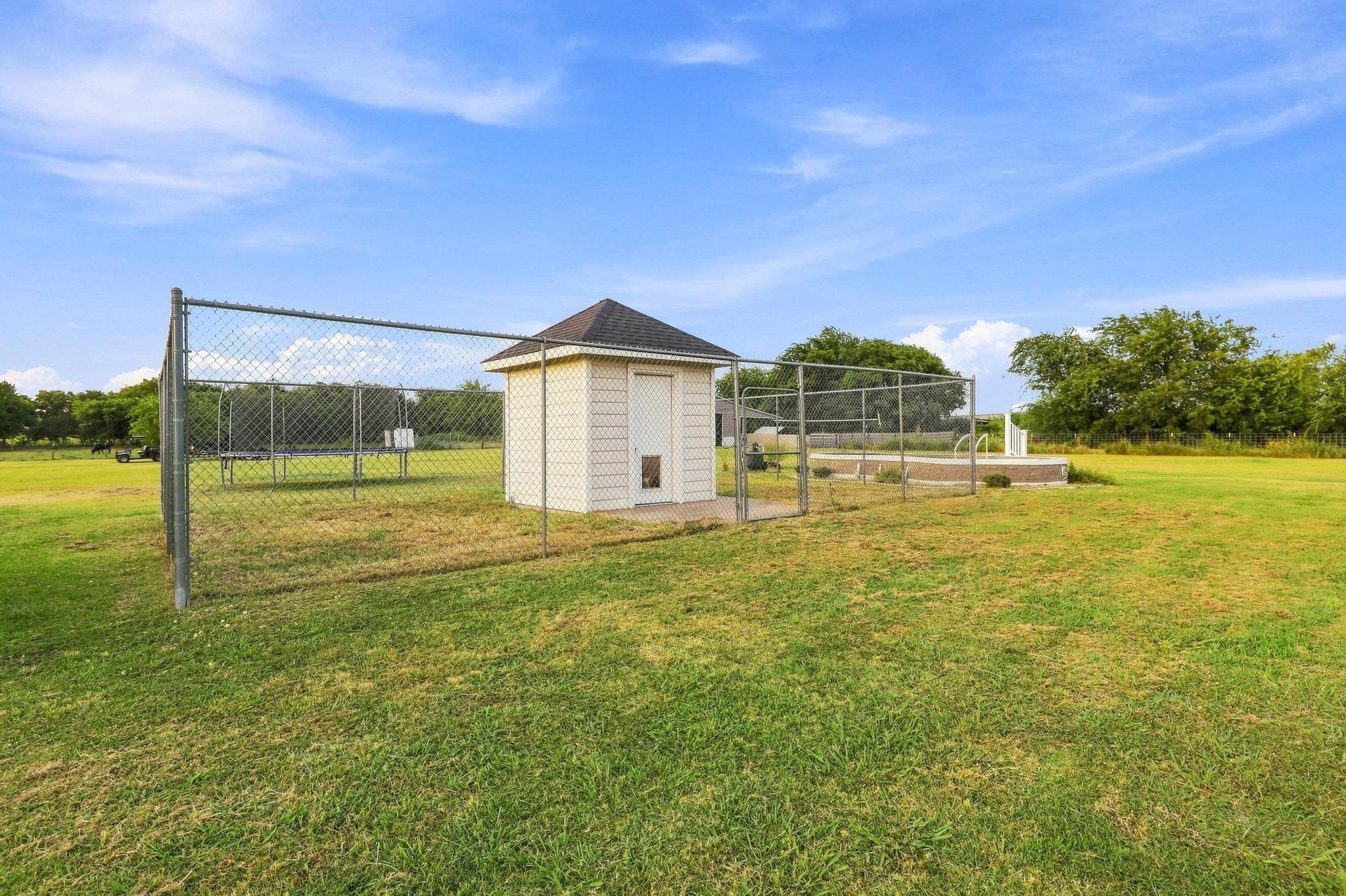 main property photo 35