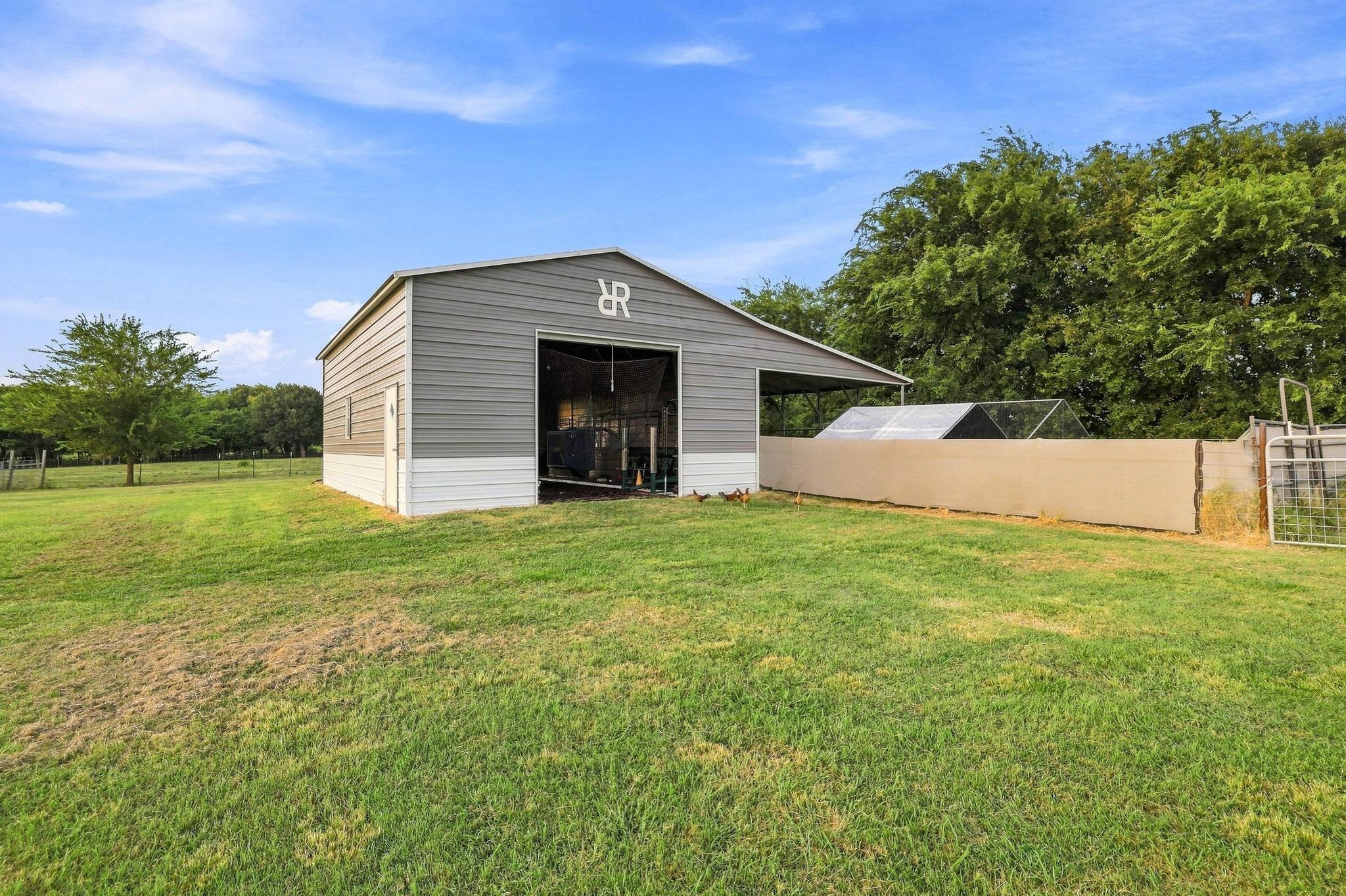 main property photo 36