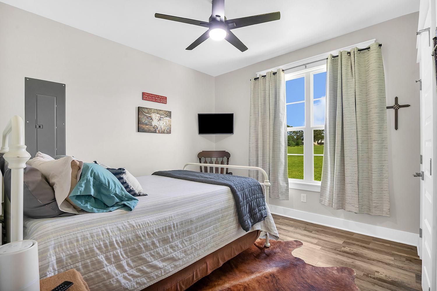 main property photo 25
