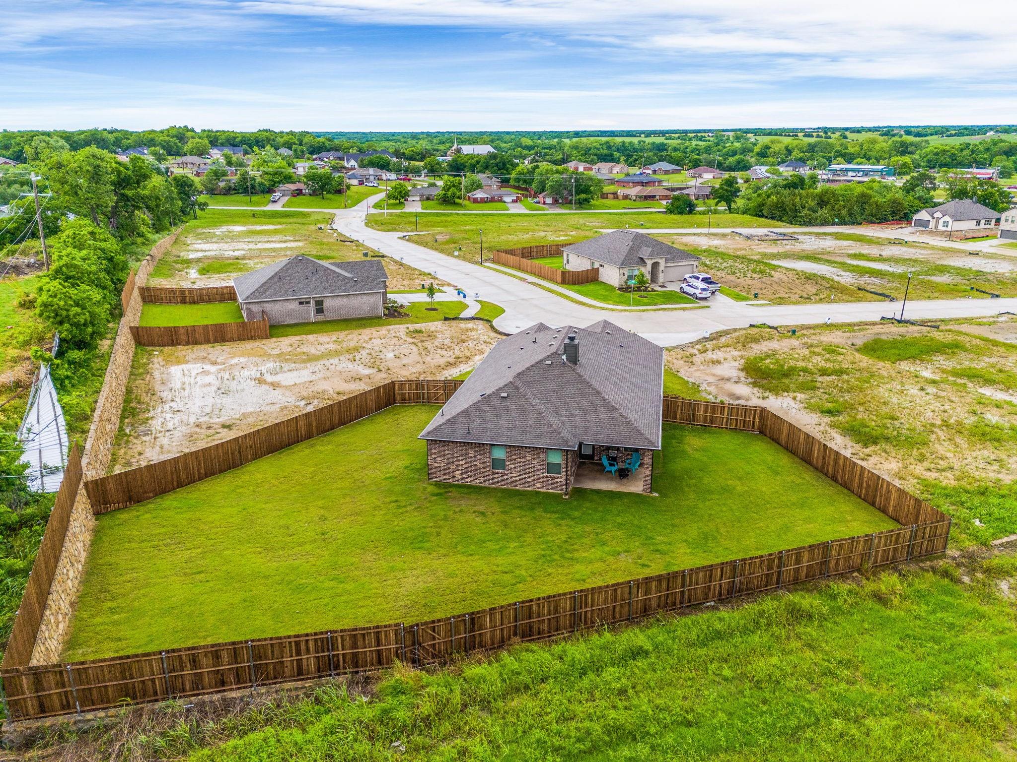 main property photo 34