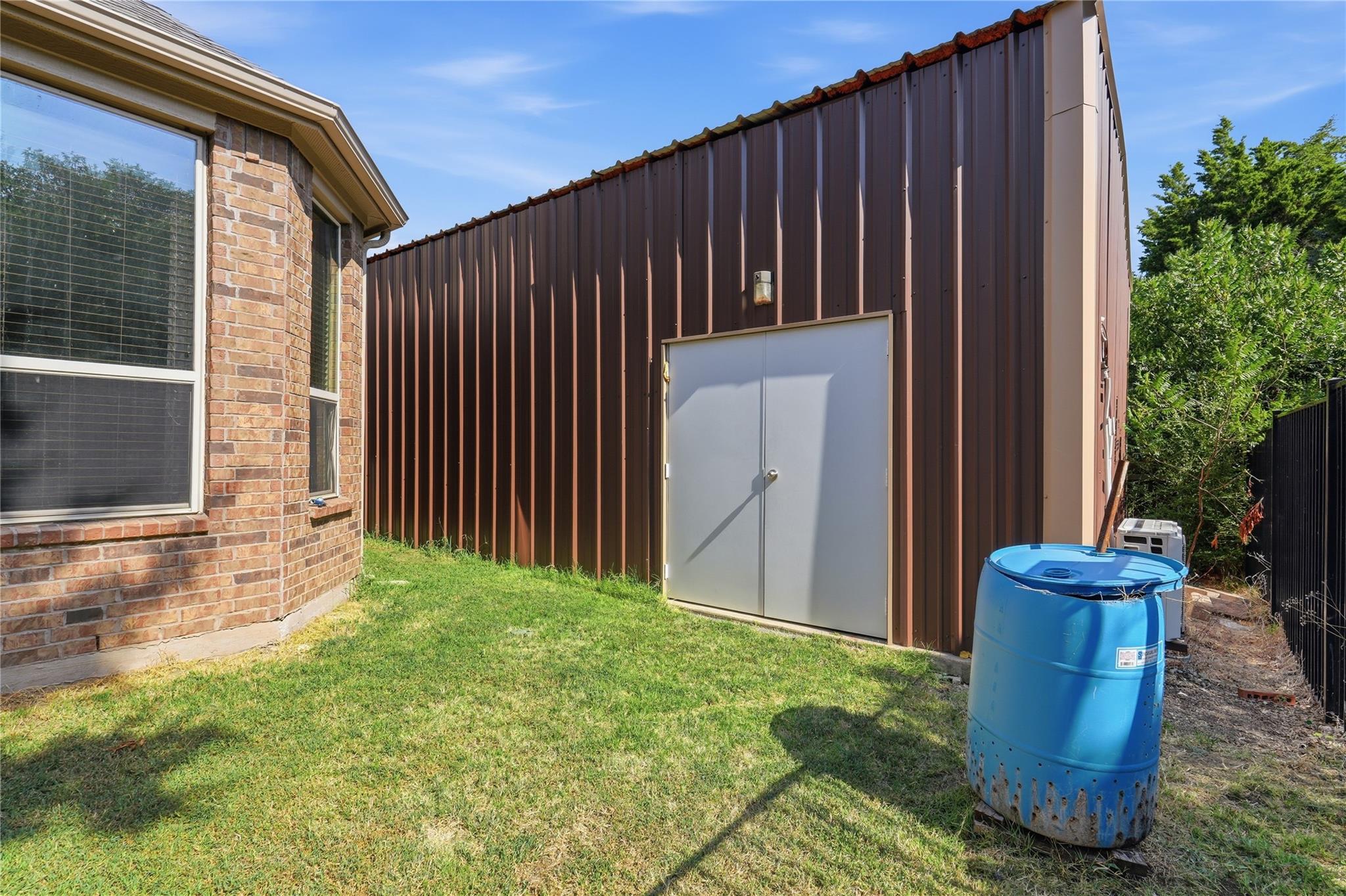 main property photo 34