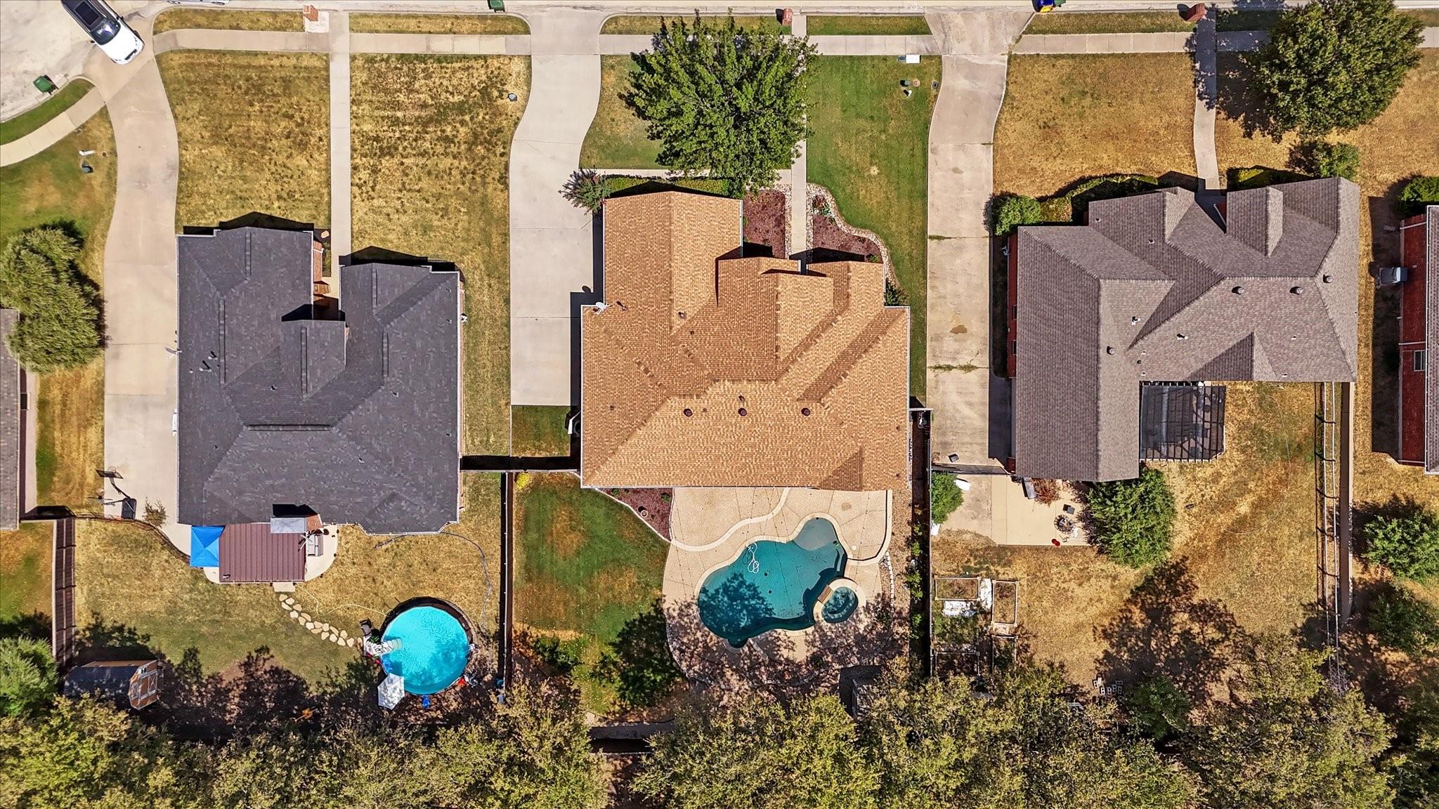 main property photo 32