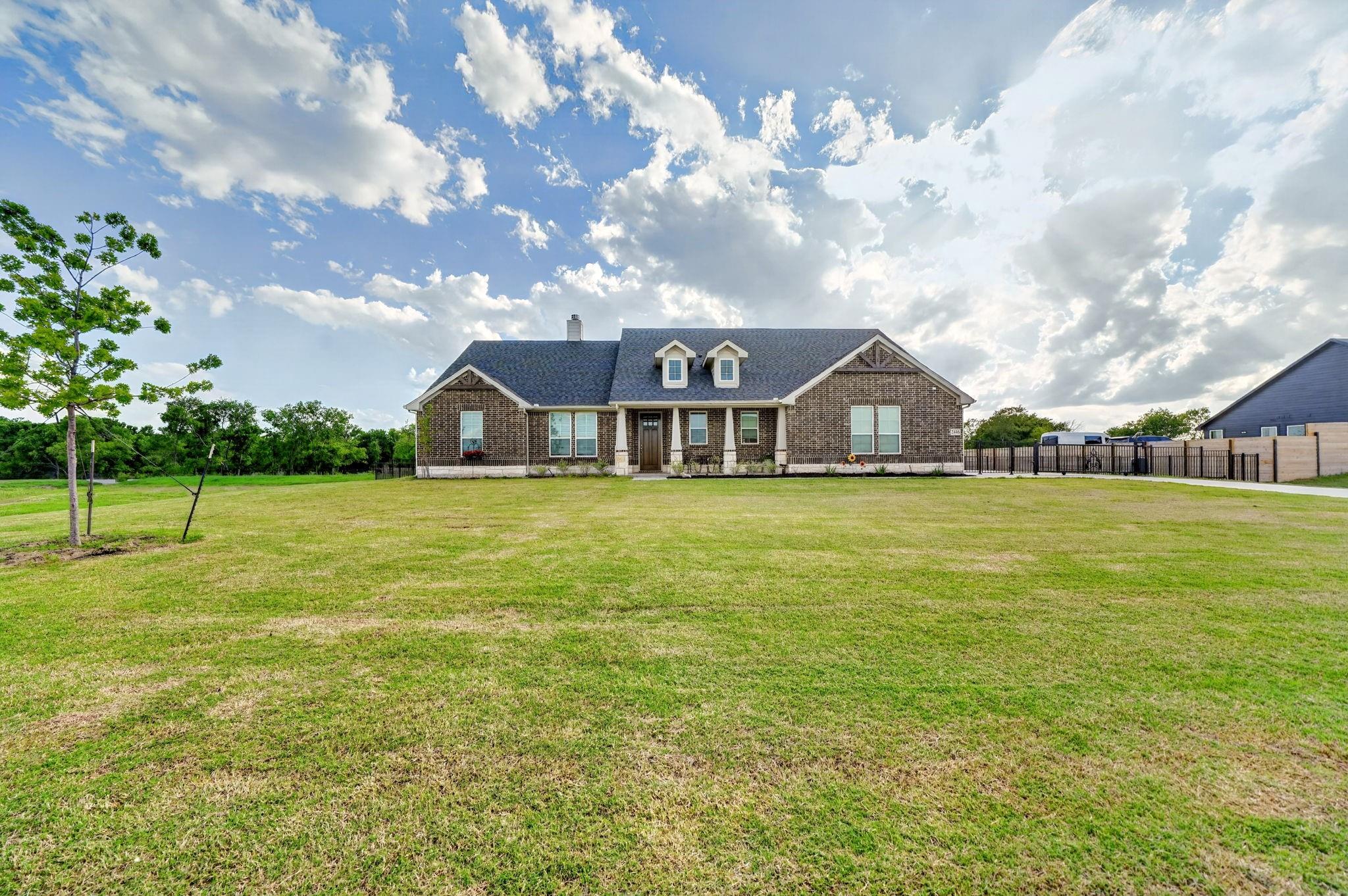 main property photo 3