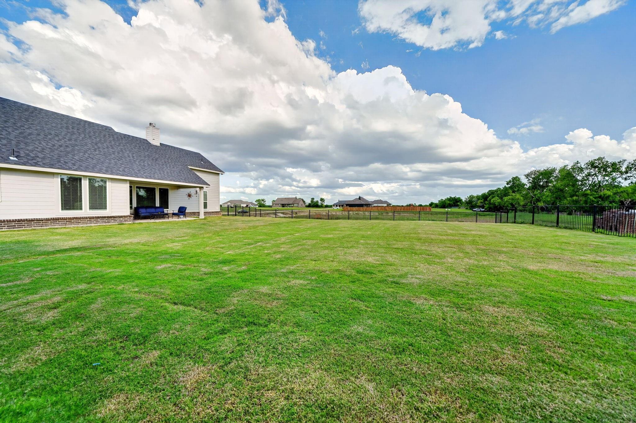 main property photo 30