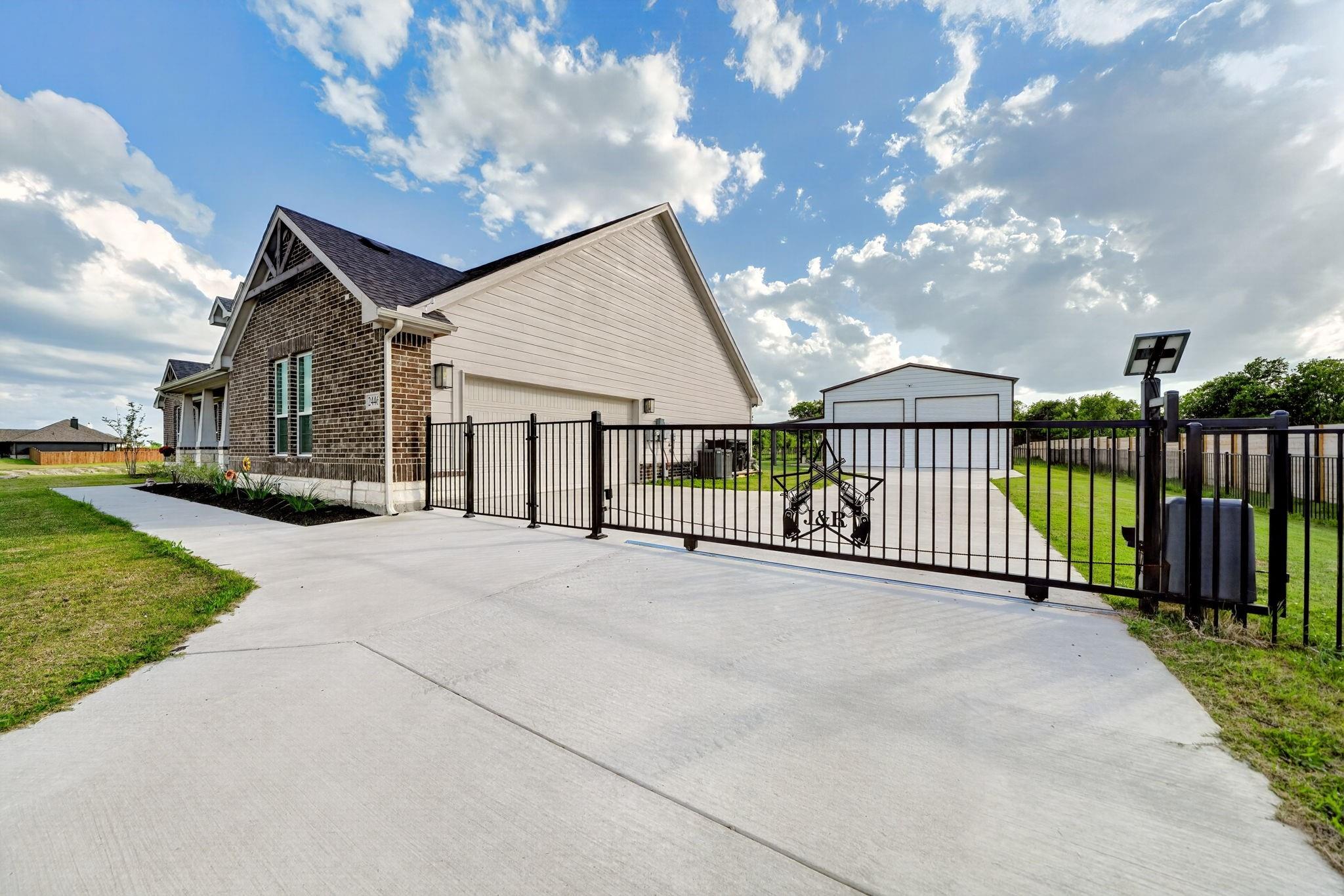 main property photo 5