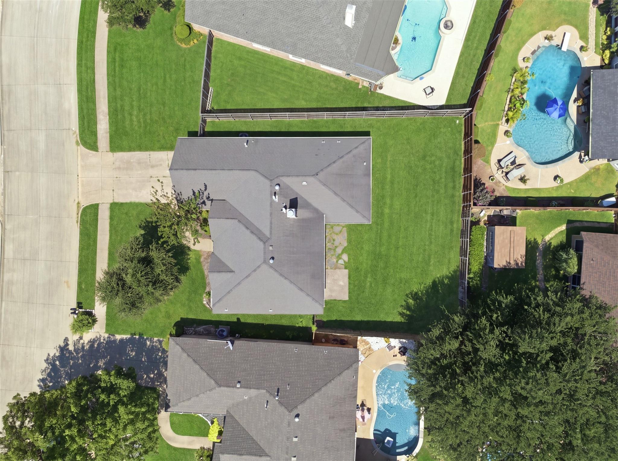 main property photo 31