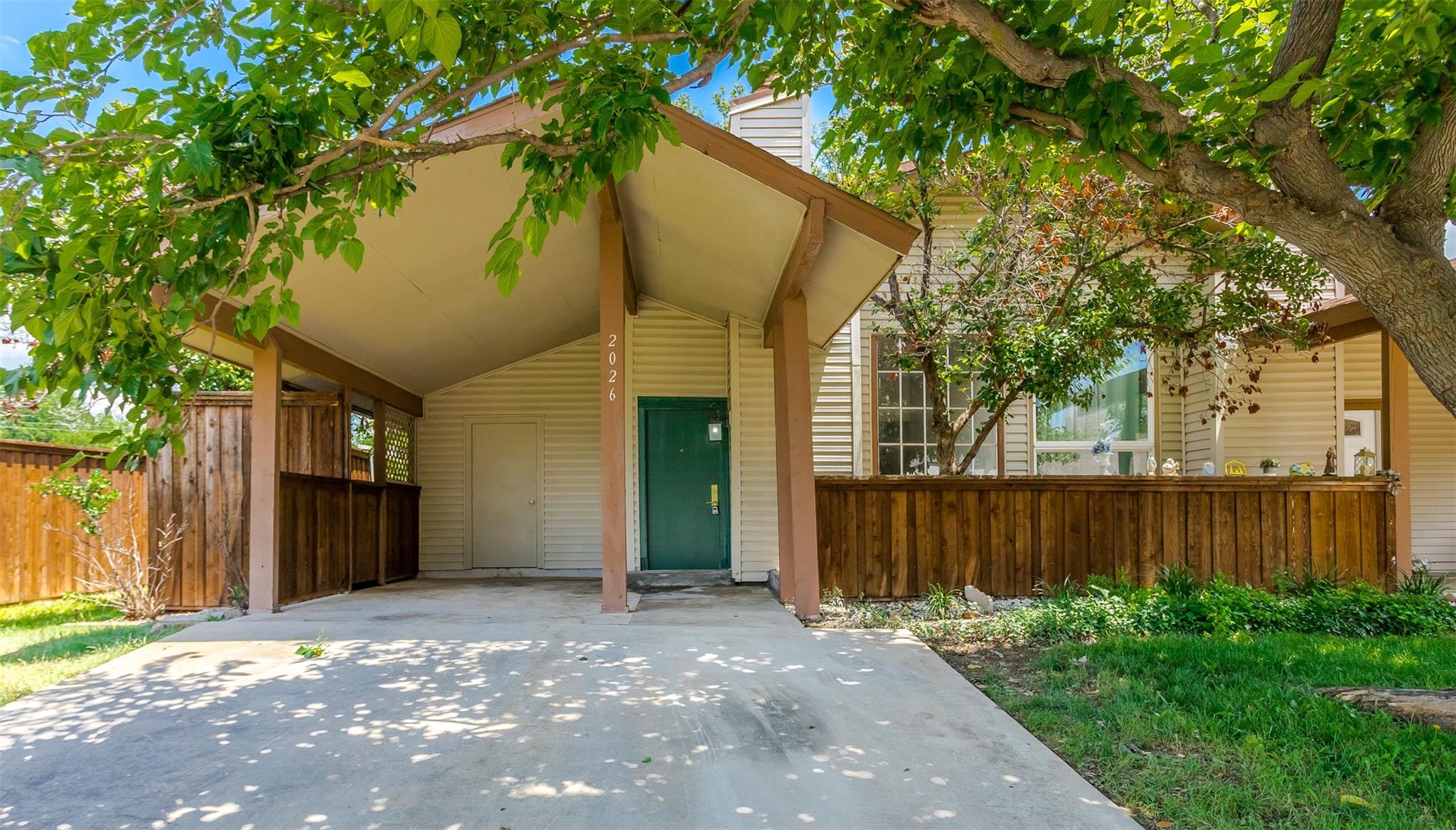 main property photo 27