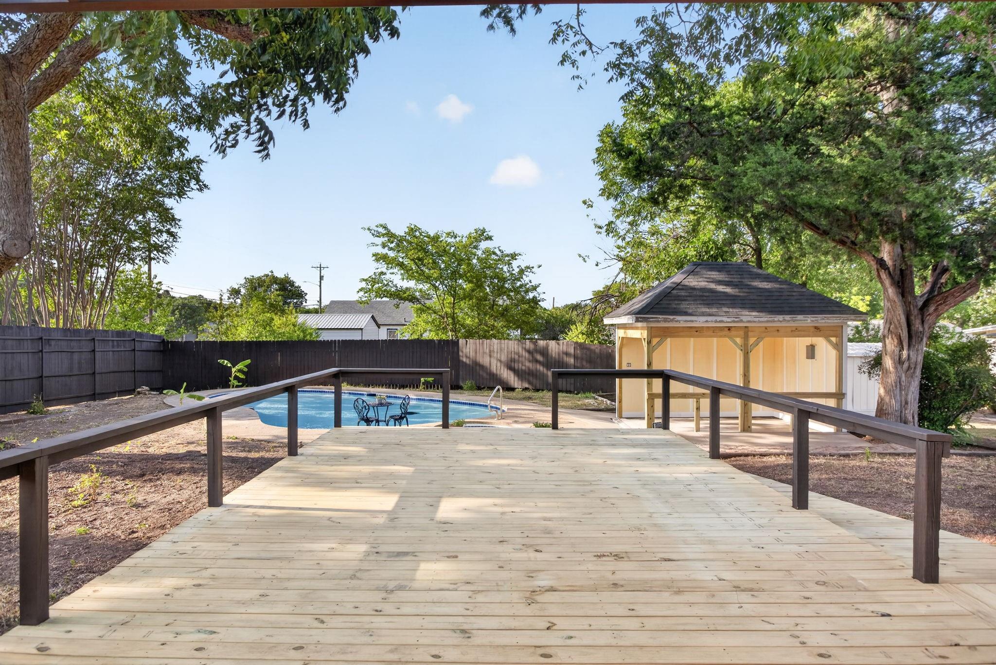 main property photo 31