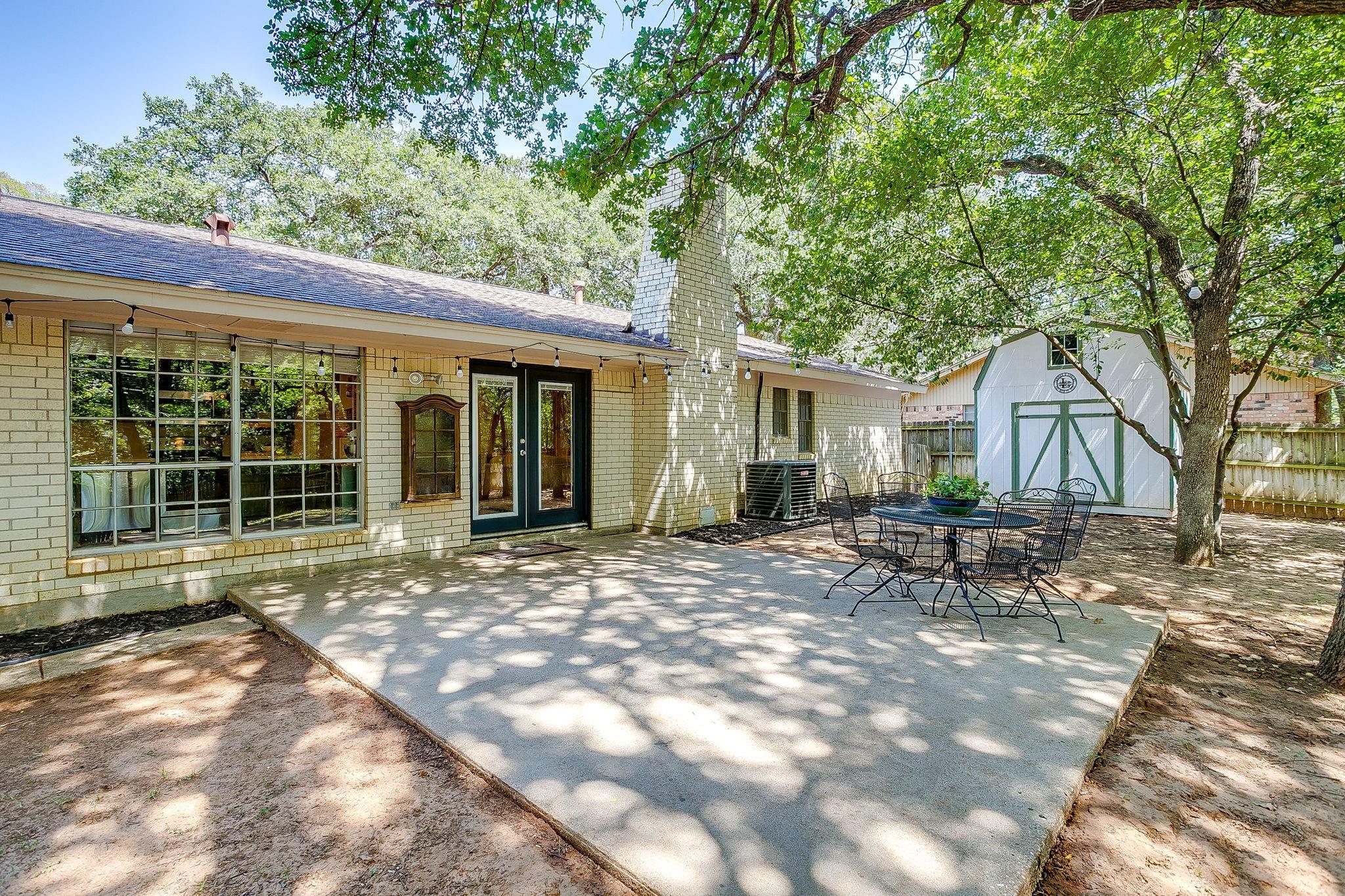 main property photo 28