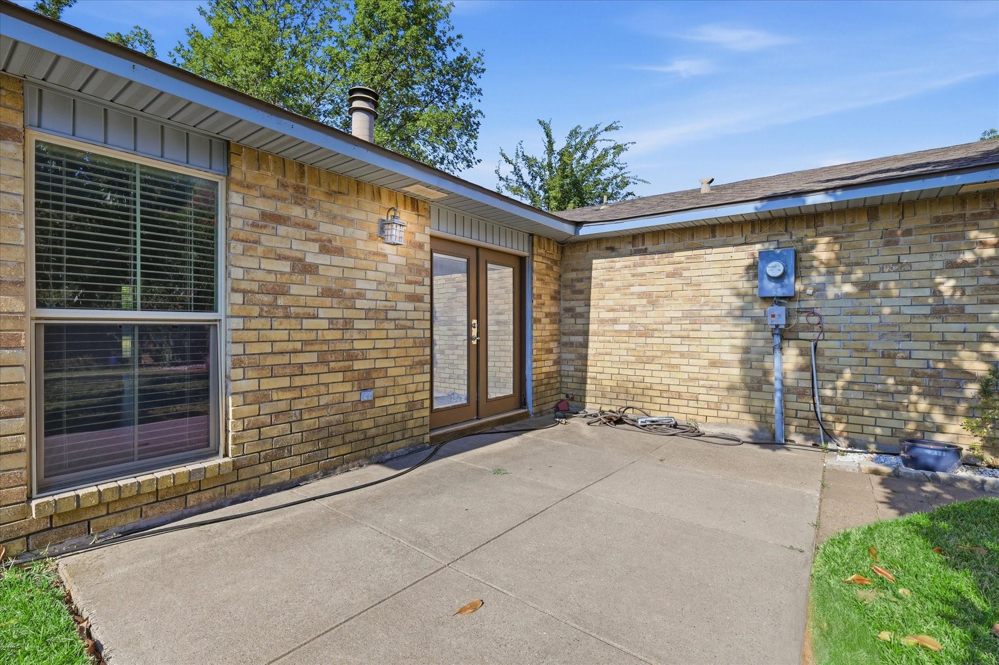 main property photo 30