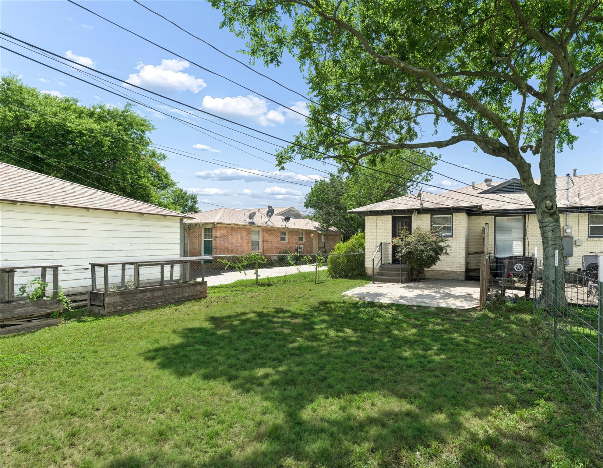 main property photo 19