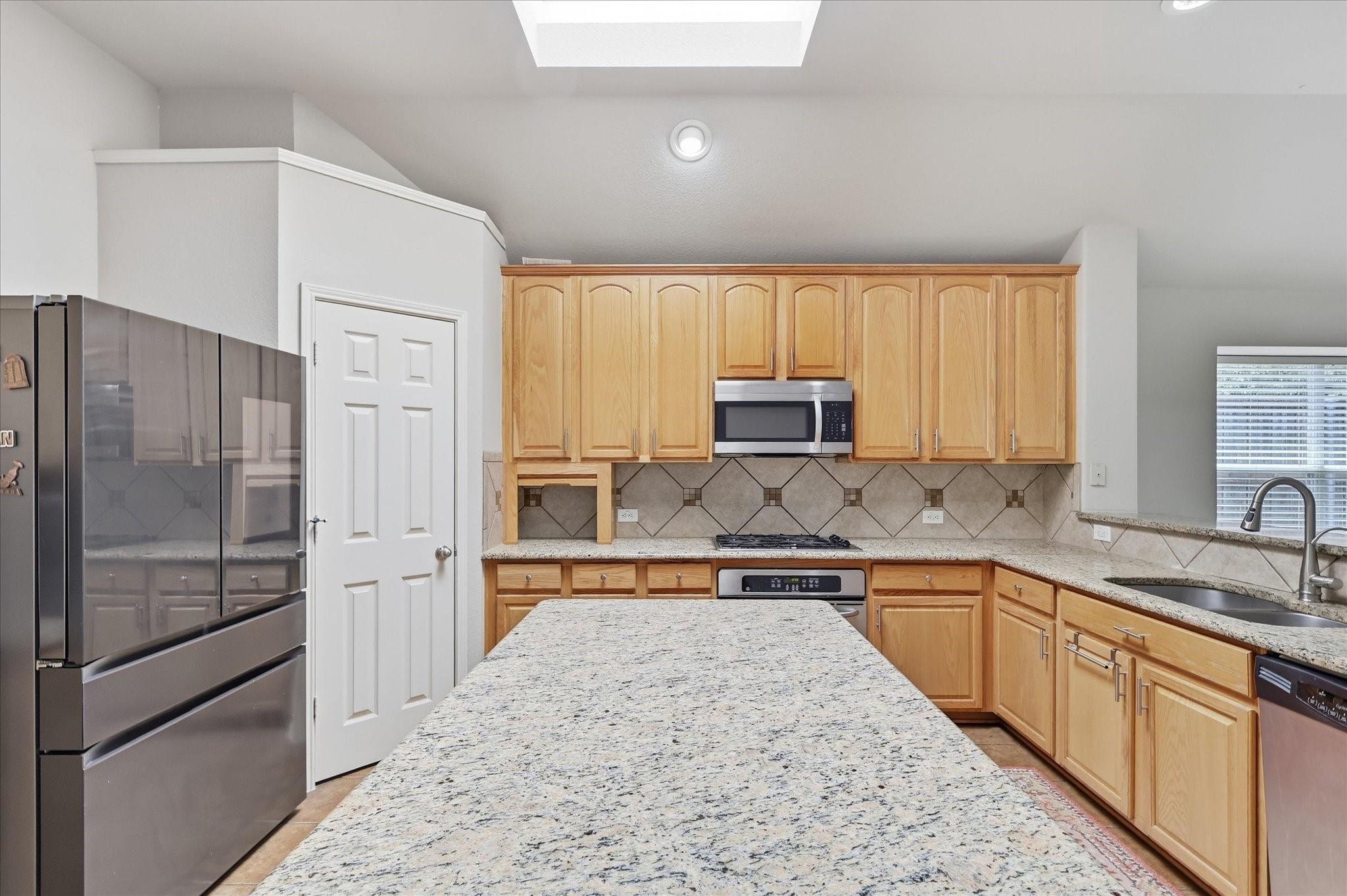 main property photo 14