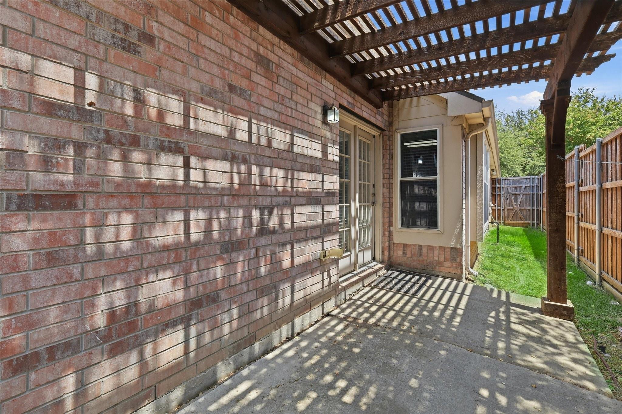 main property photo 32