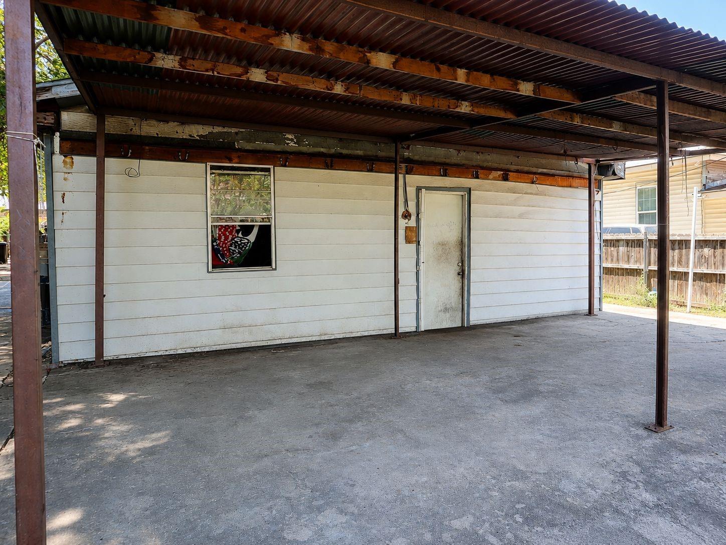 main property photo 6