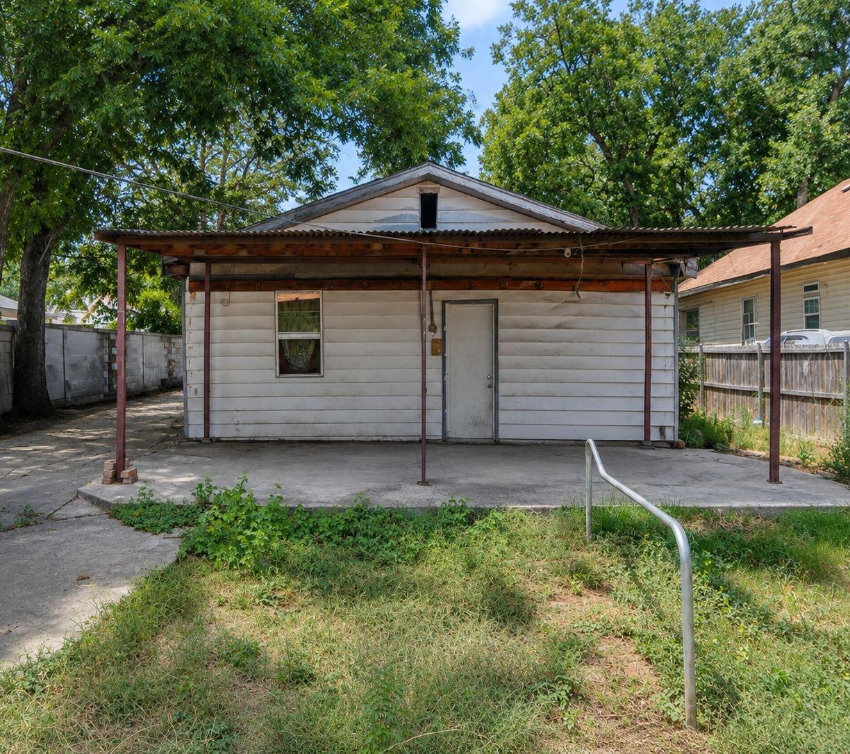 main property photo 8