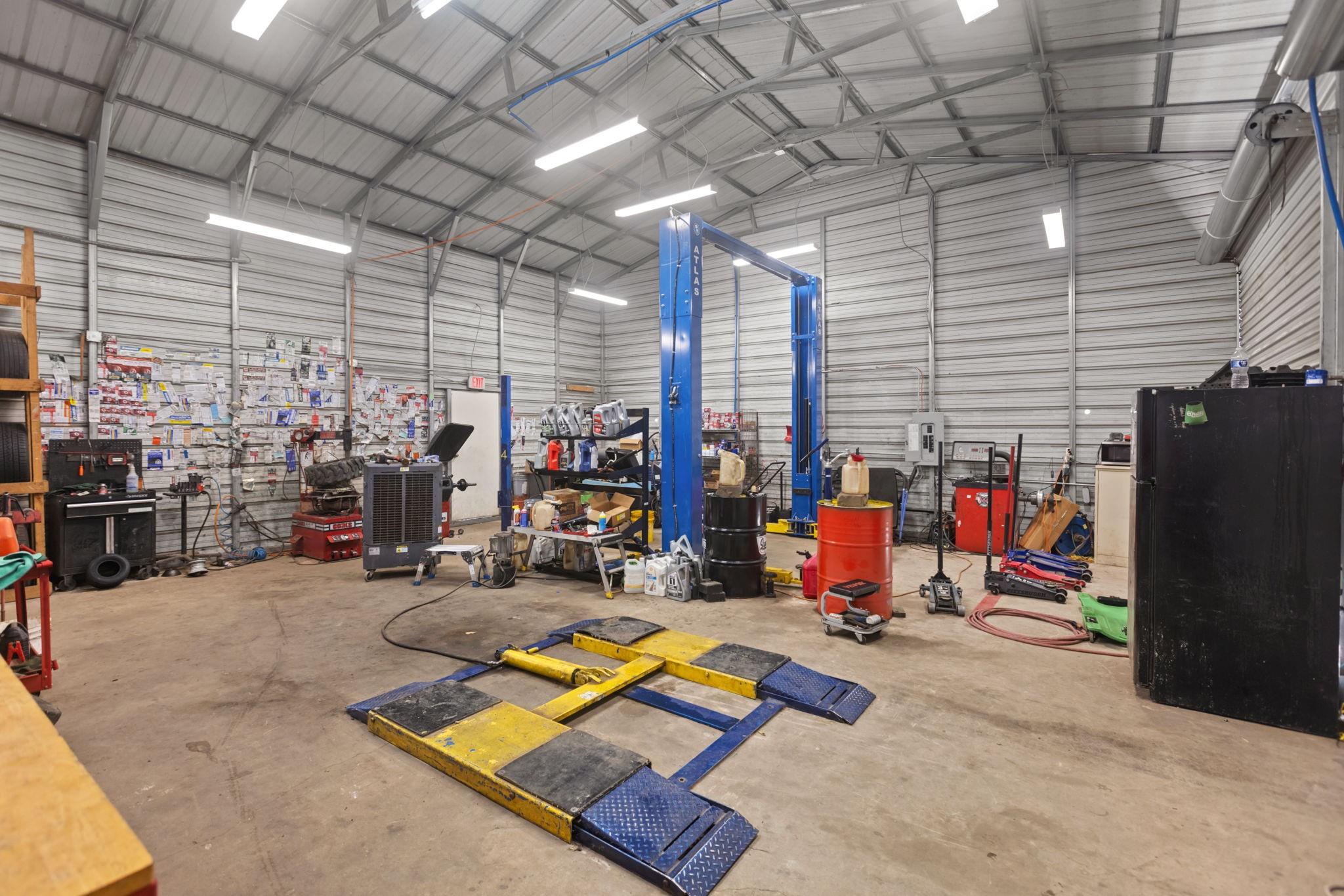 main property photo 14