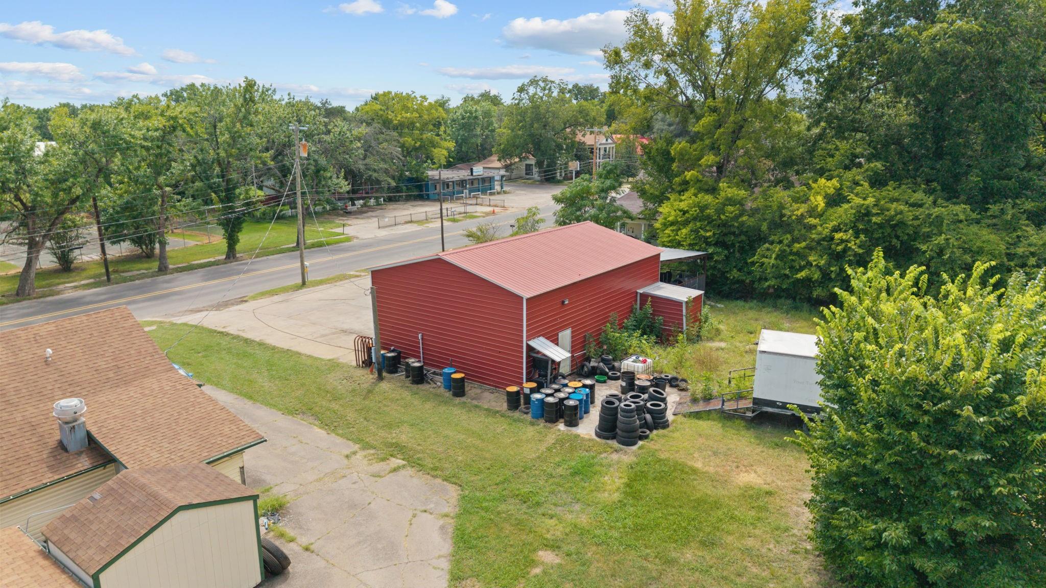 main property photo 30