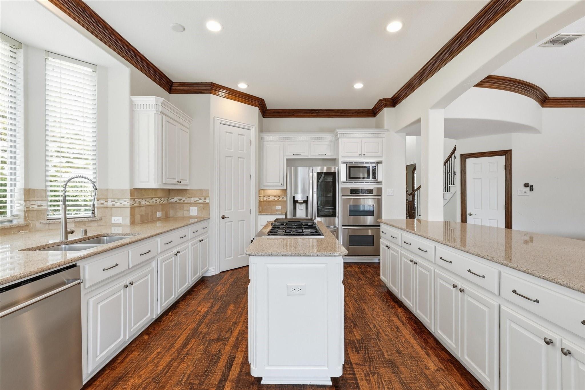 main property photo 11