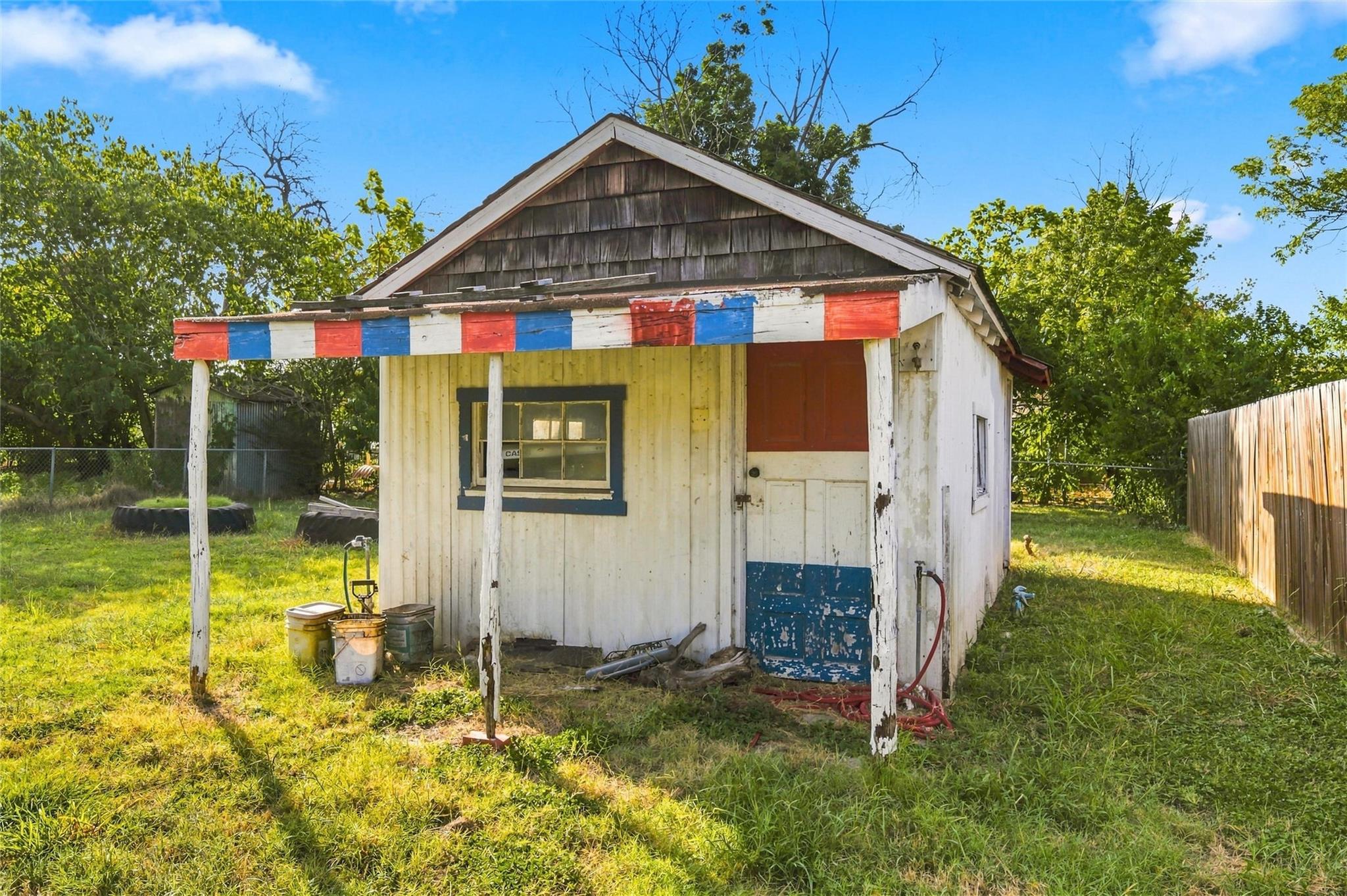 main property photo 14